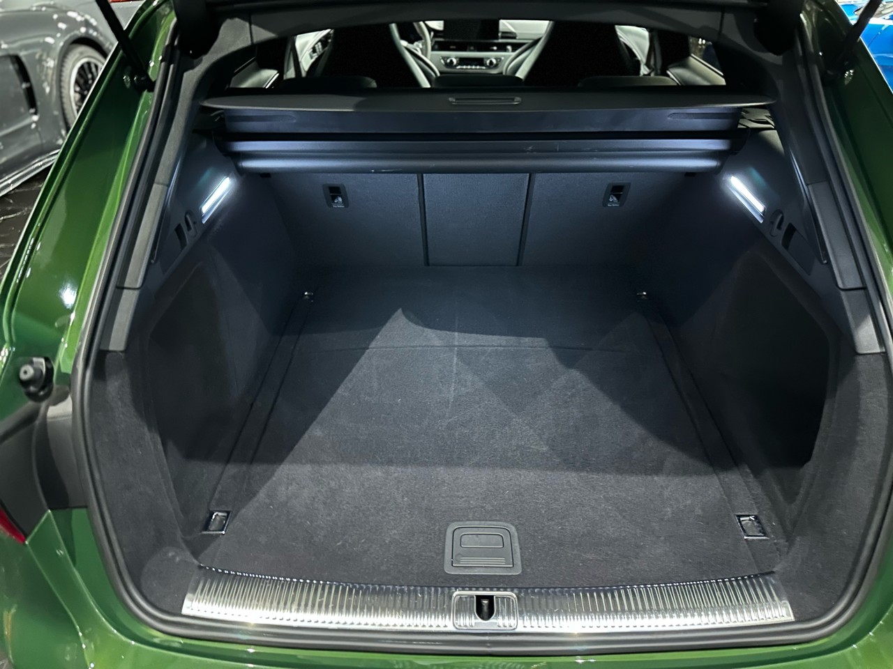 AUDI RS4 Avant quattro tiptronic-image-26