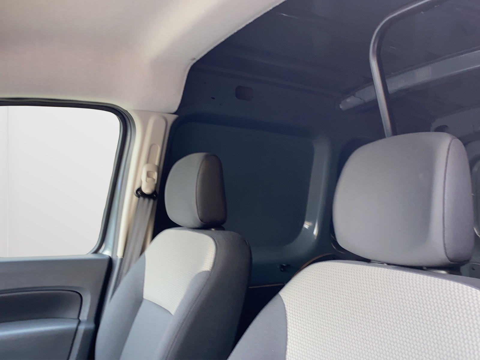 RENAULT Kangoo Z.E. 33 R60 Access-image-15