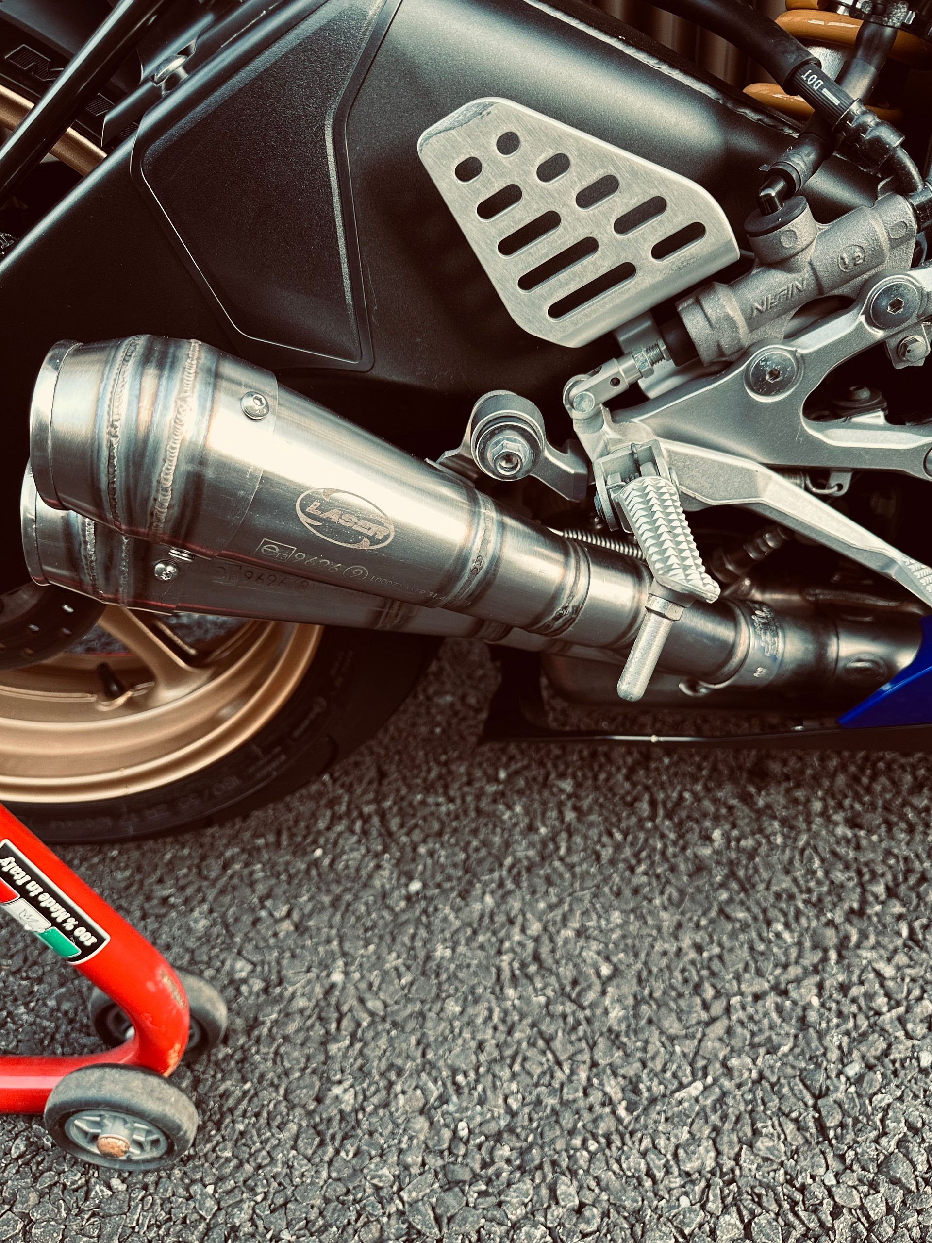 YAMAHA YZF-R6-image-8