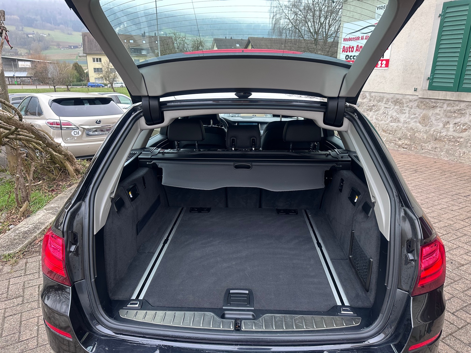 BMW 520d Touring xDrive Steptronic-image-12