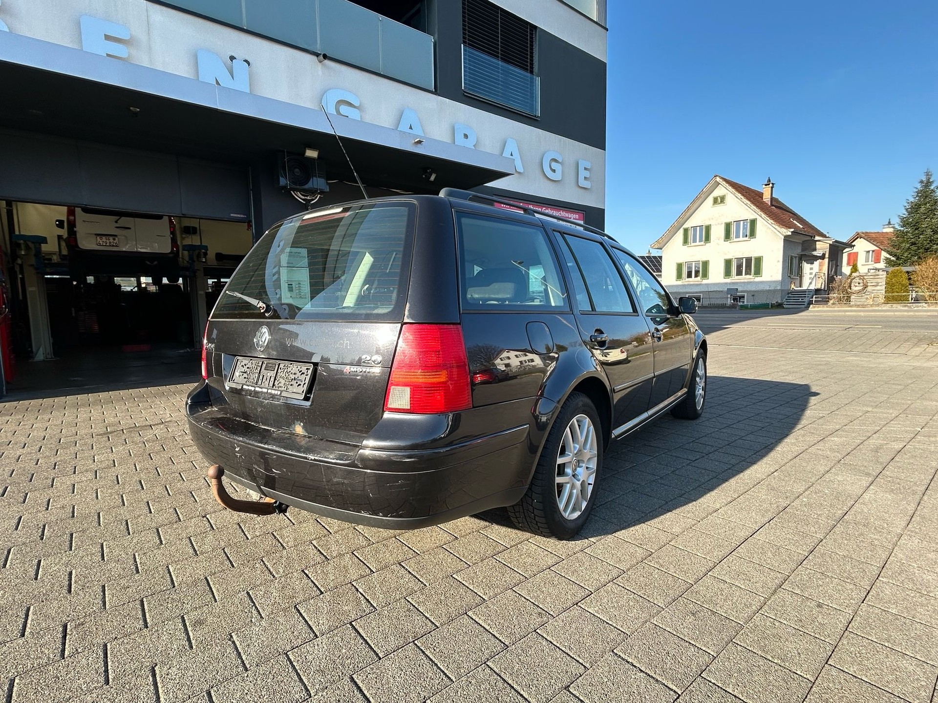 VW Golf Variant 2.0 Pacific 4Motion-image-2