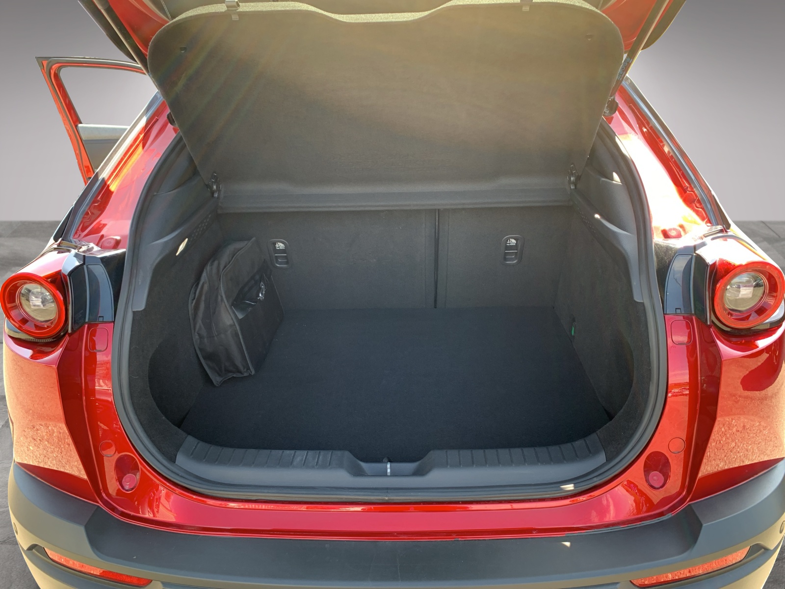 MAZDA MX-30 e-Skyactiv Revolution-image-7