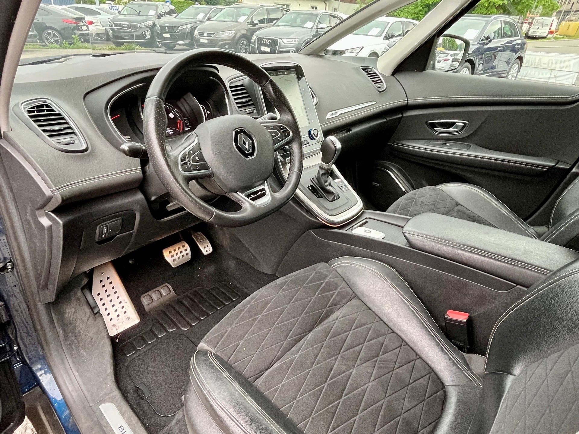 RENAULT Grand Scénic 1.3 16V Turbo Black Edition EDC 7-Plätzer-image-10