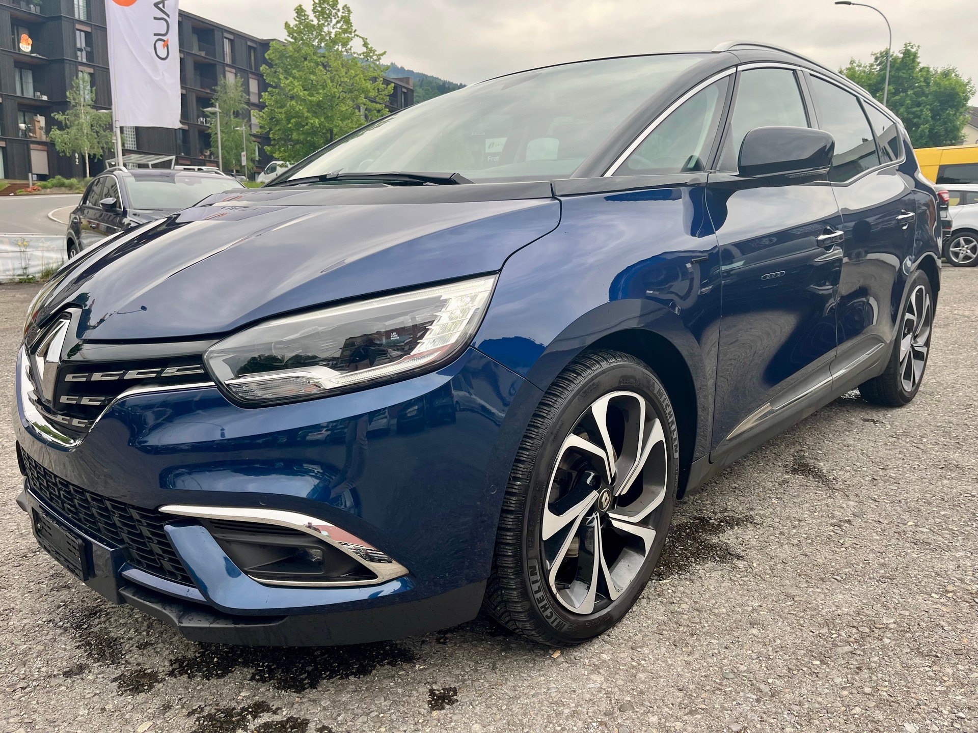 RENAULT Grand Scénic 1.3 16V Turbo Black Edition EDC 7-Plätzer-image-0