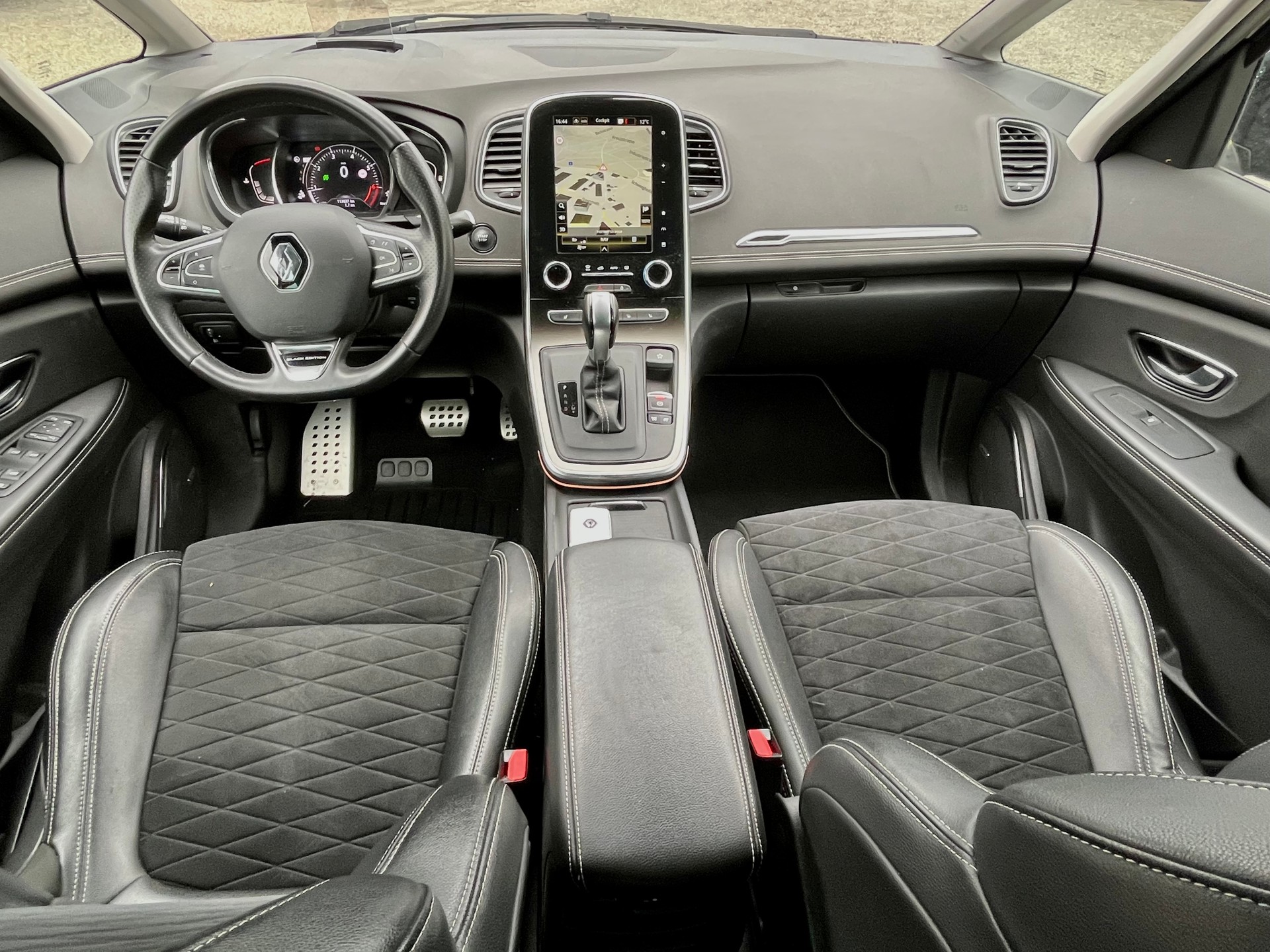 RENAULT Grand Scénic 1.3 16V Turbo Black Edition EDC 7-Plätzer-image-13