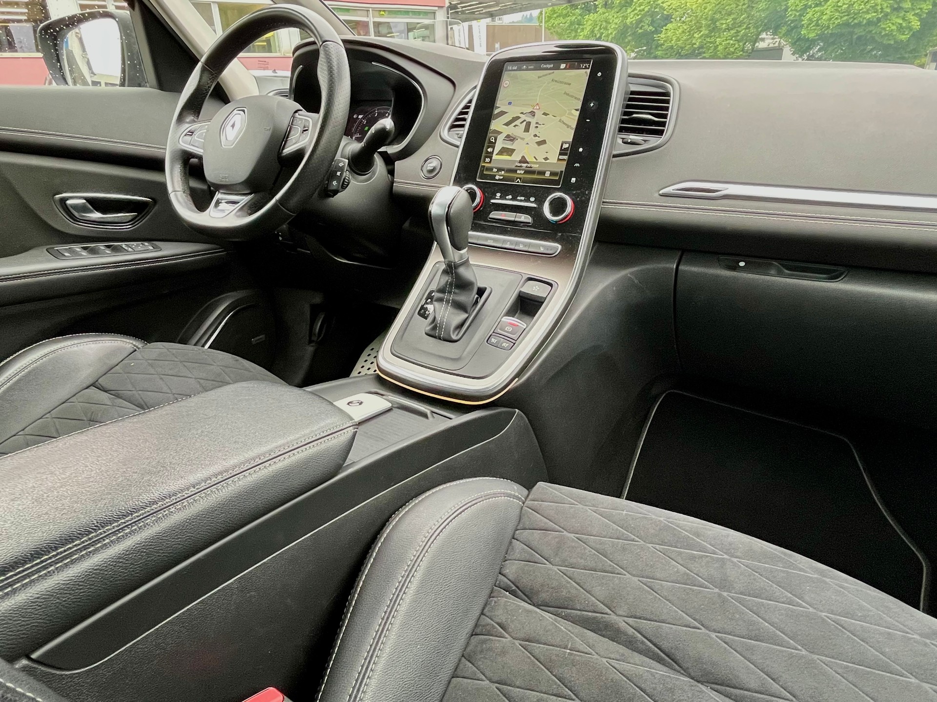RENAULT Grand Scénic 1.3 16V Turbo Black Edition EDC 7-Plätzer-image-15