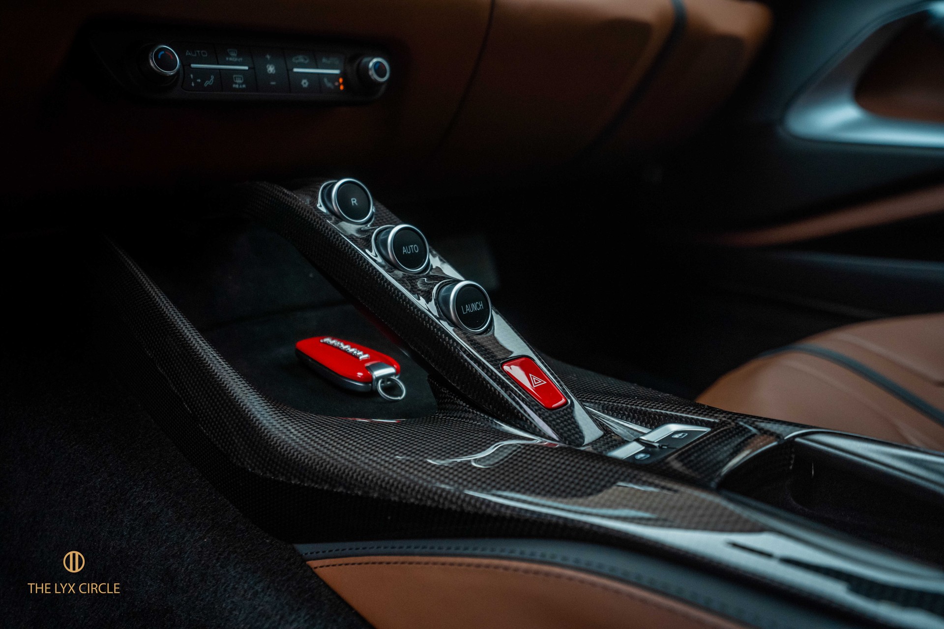 FERRARI 812 Superfast-image-13