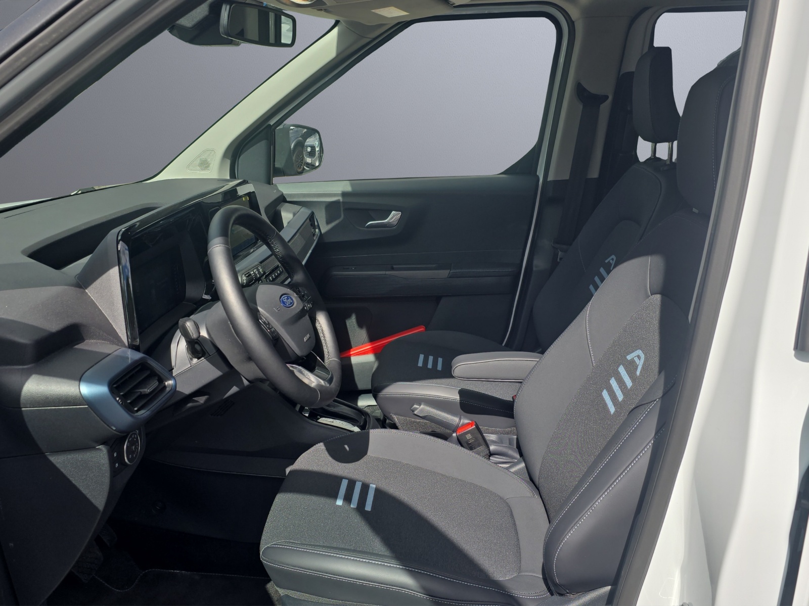 FORD TOURNEO COURIERier 1.0 EcoBoost A-image-4