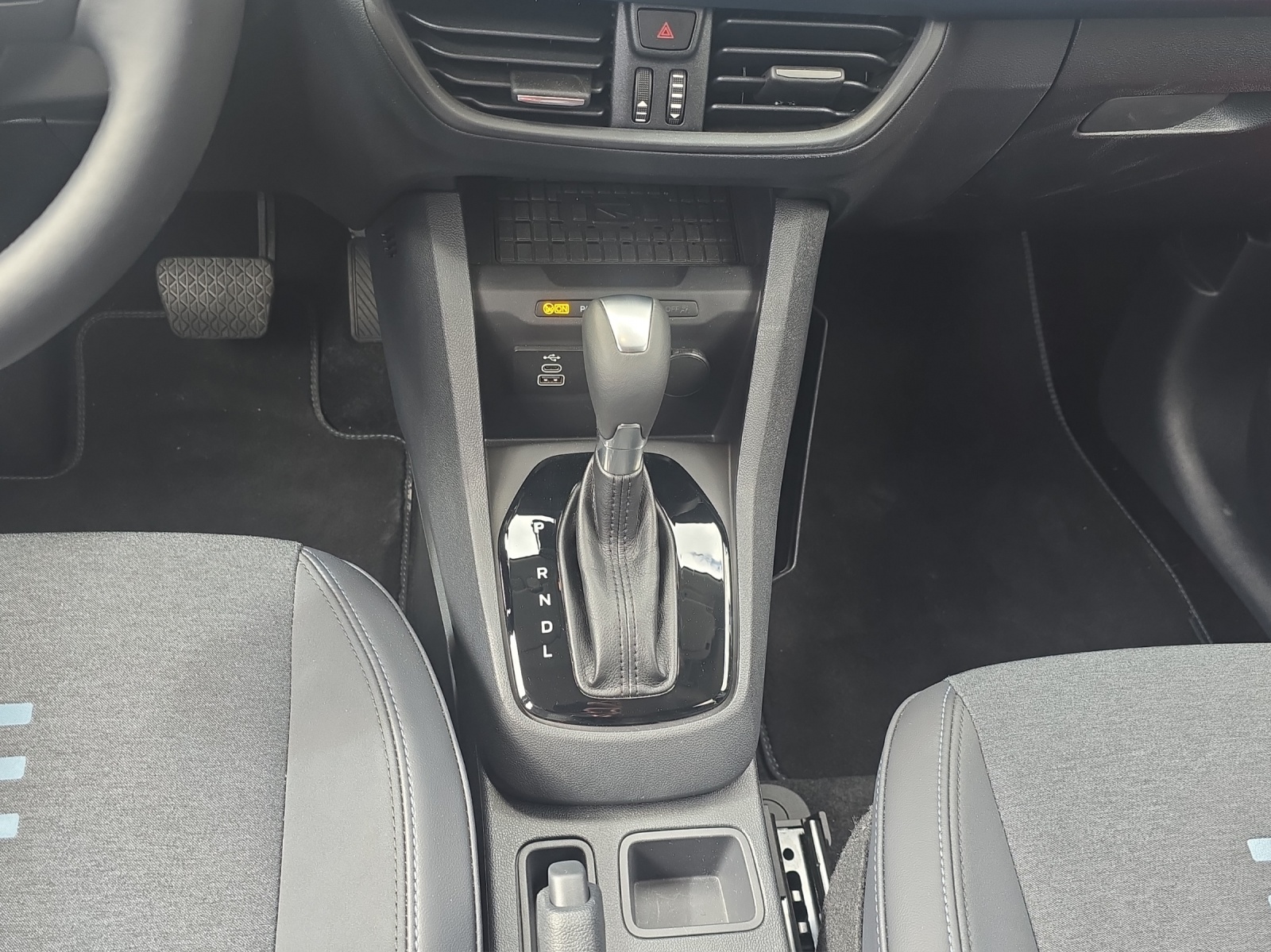 FORD TOURNEO COURIERier 1.0 EcoBoost A-image-9