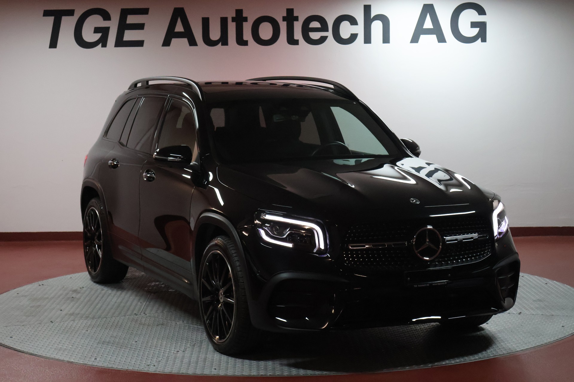 MERCEDES-BENZ GLB 250 4Matic AMG Line 8G-Tronic-image-3