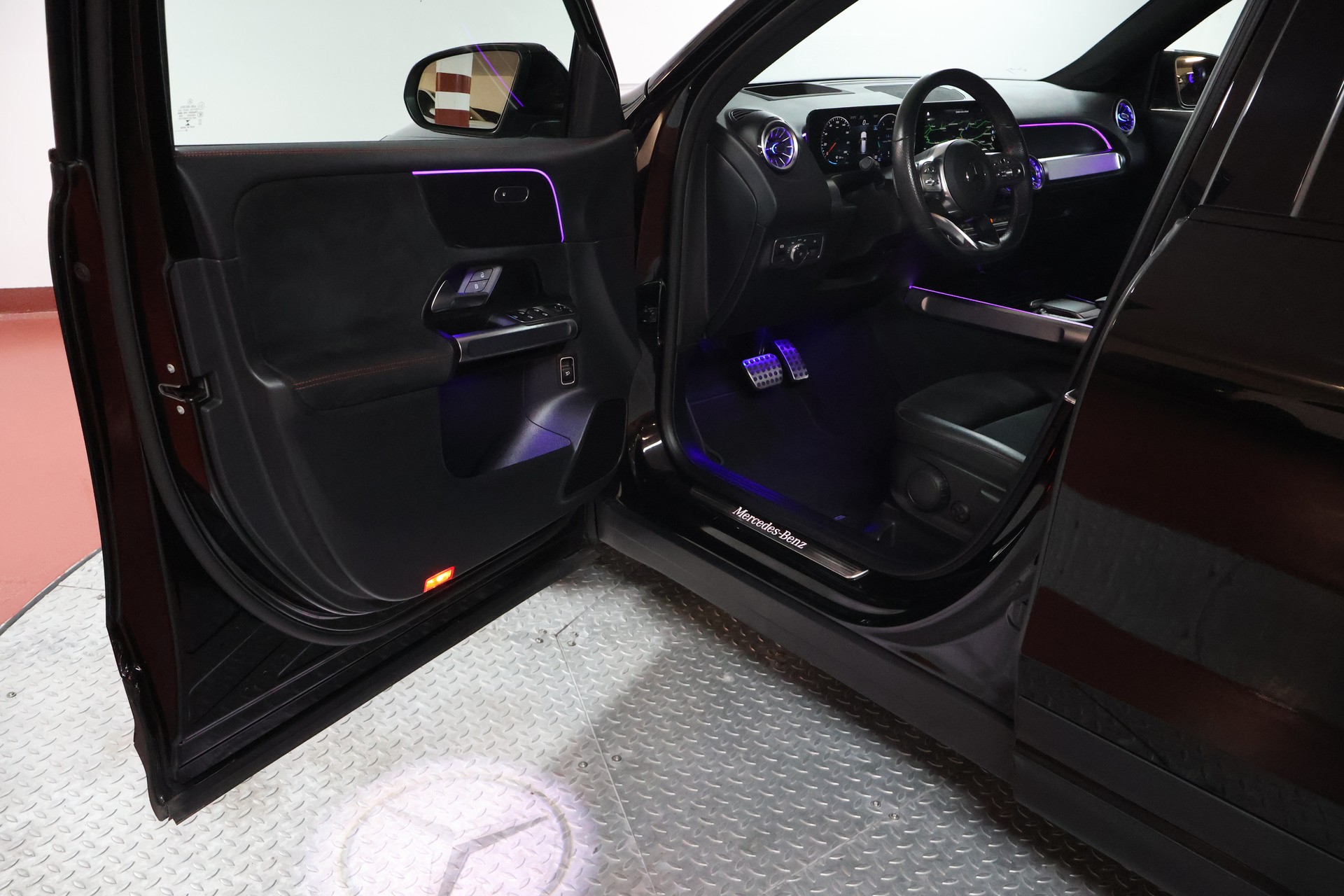 MERCEDES-BENZ GLB 250 4Matic AMG Line 8G-Tronic-image-7