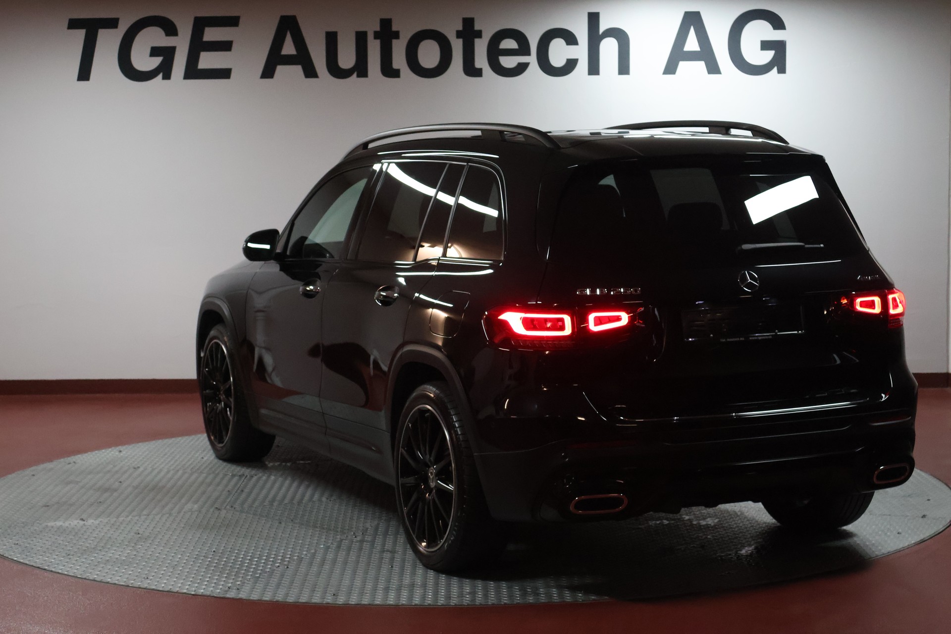 MERCEDES-BENZ GLB 250 4Matic AMG Line 8G-Tronic-image-19