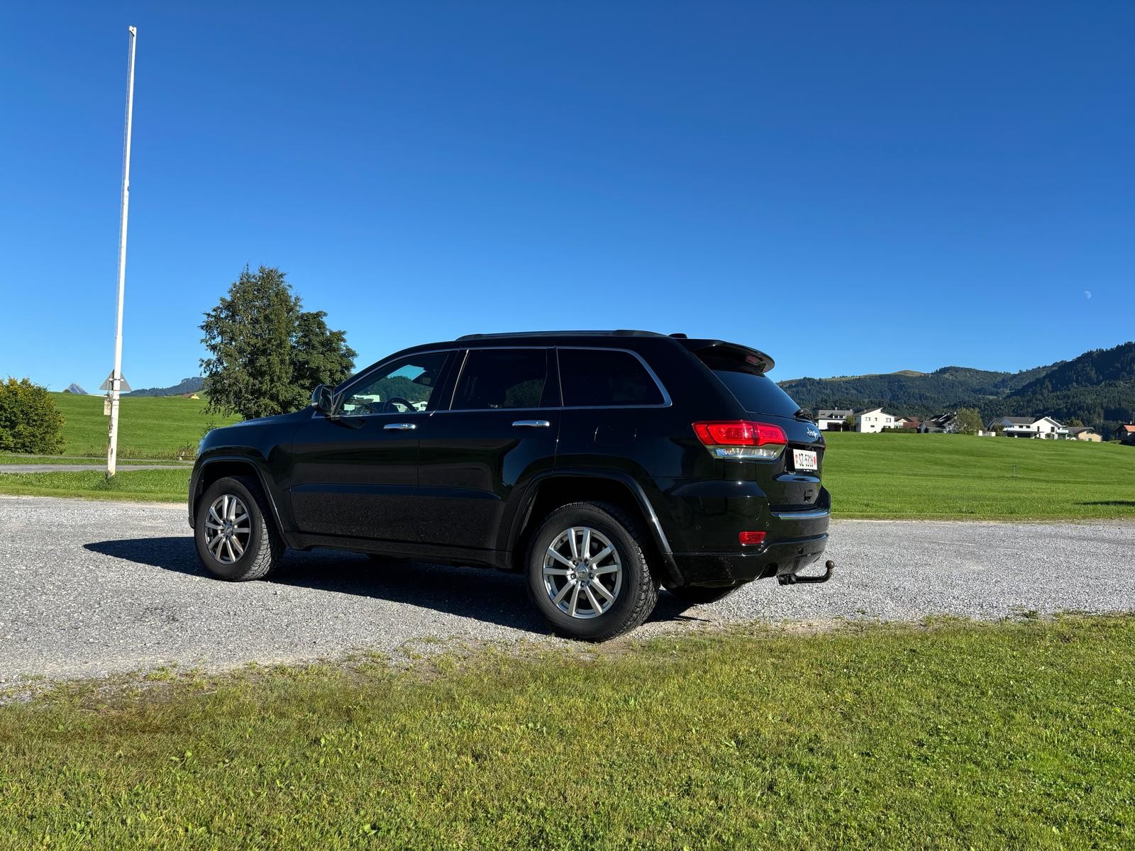 JEEP Grand Cherokee 3.0 CRD Overland Automatic-image-4