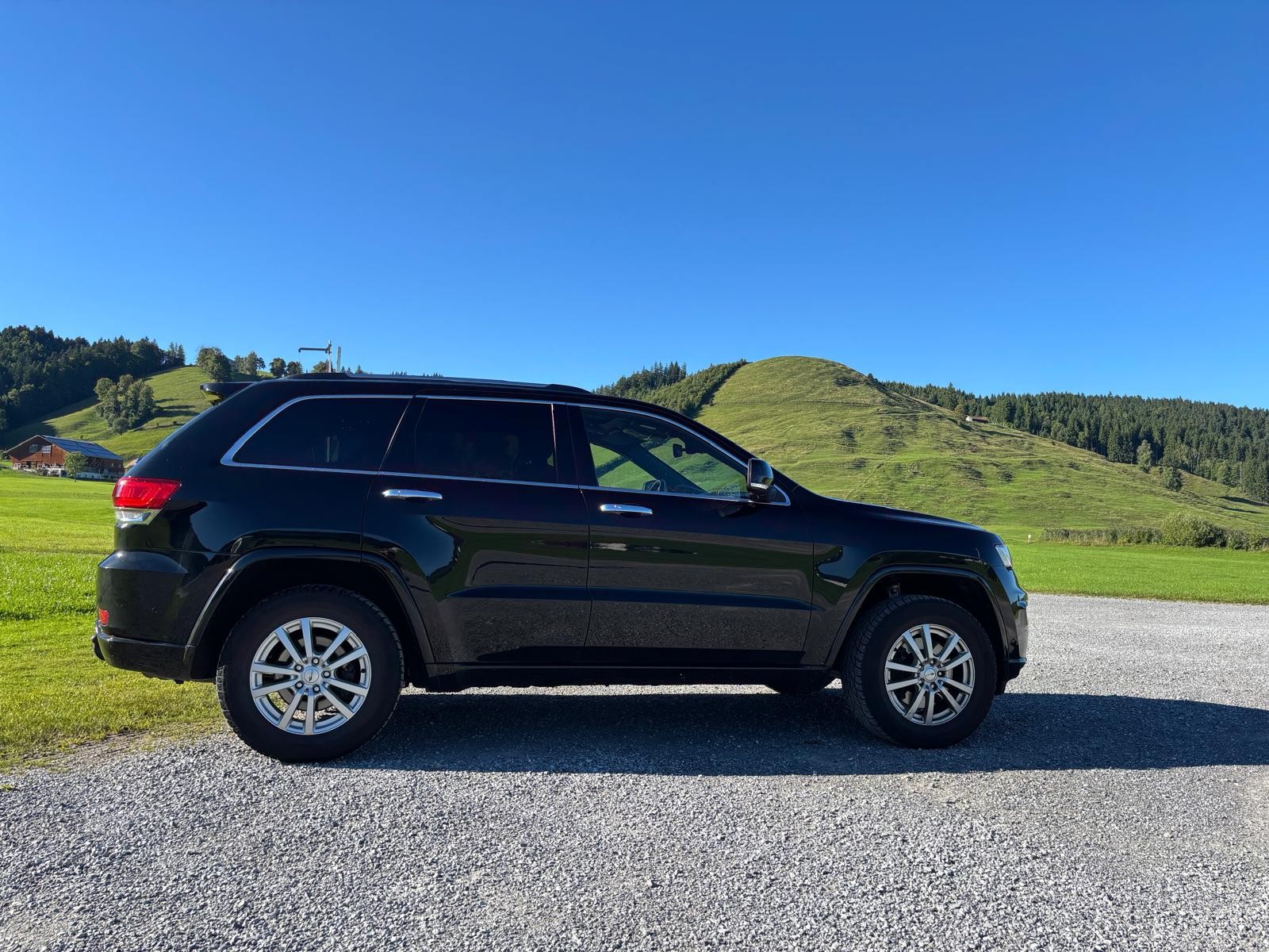 JEEP Grand Cherokee 3.0 CRD Overland Automatic-image-3
