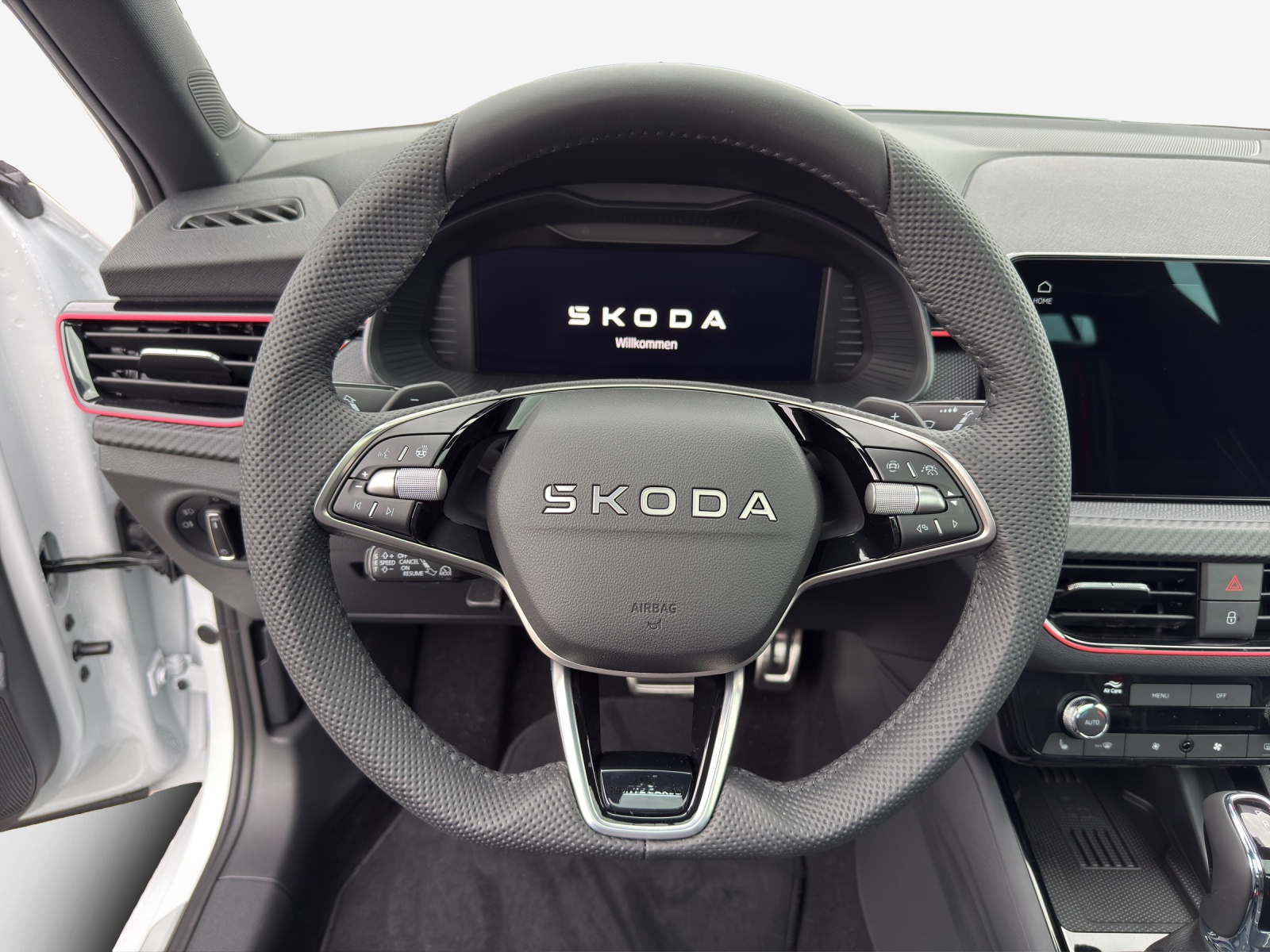 SKODA Kamiq 1.5 TSI Monte Carlo DSG-image-9