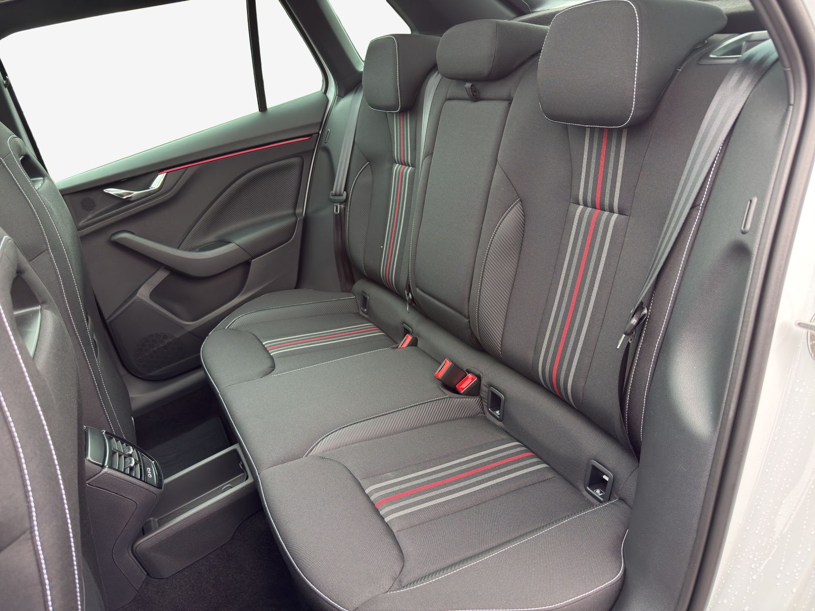 SKODA Kamiq 1.5 TSI Monte Carlo DSG-image-11