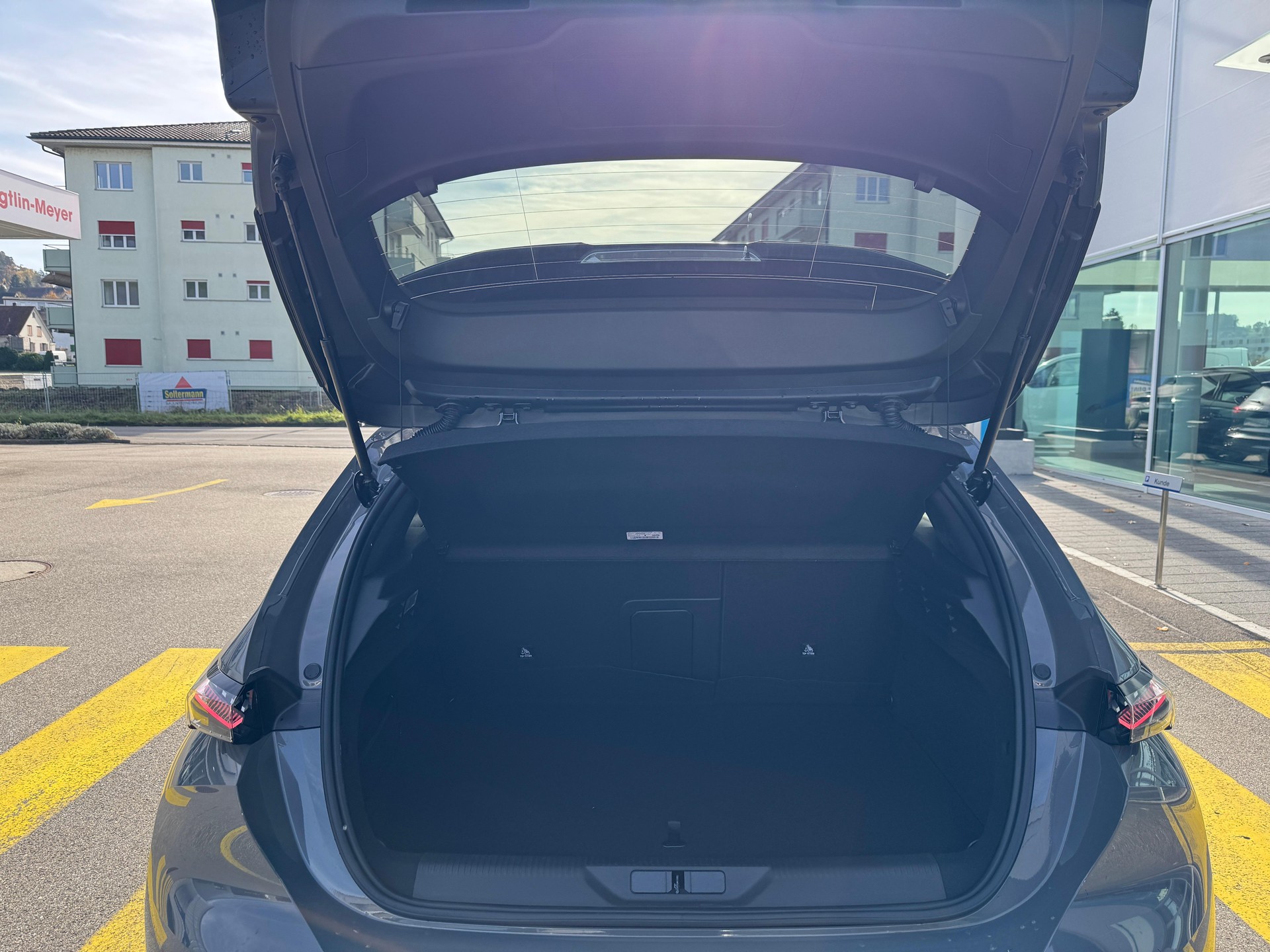 PEUGEOT 308 1.6 PHEV 195 GT-image-12