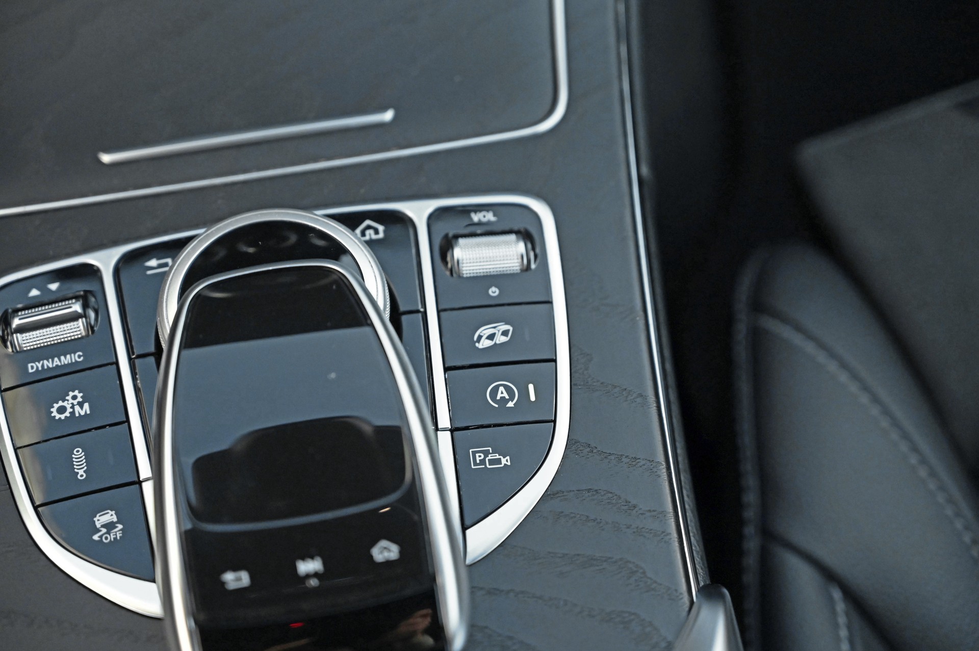 MERCEDES-BENZ C 63 S AMG-image-14