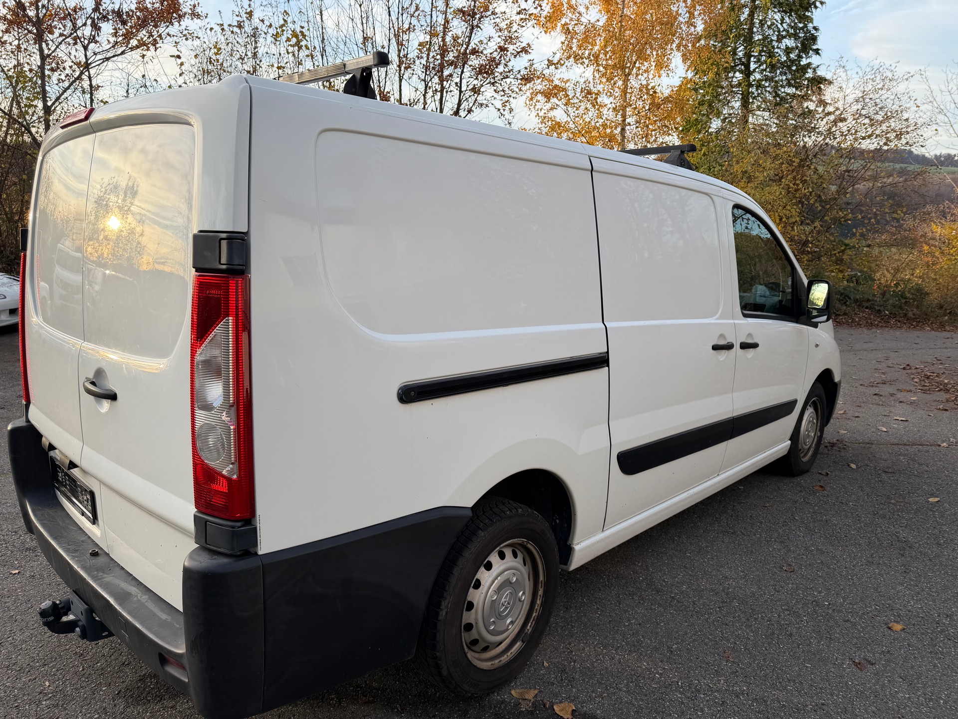 TOYOTA Proace 2.0D Panel Van Terra L2H1-image-2
