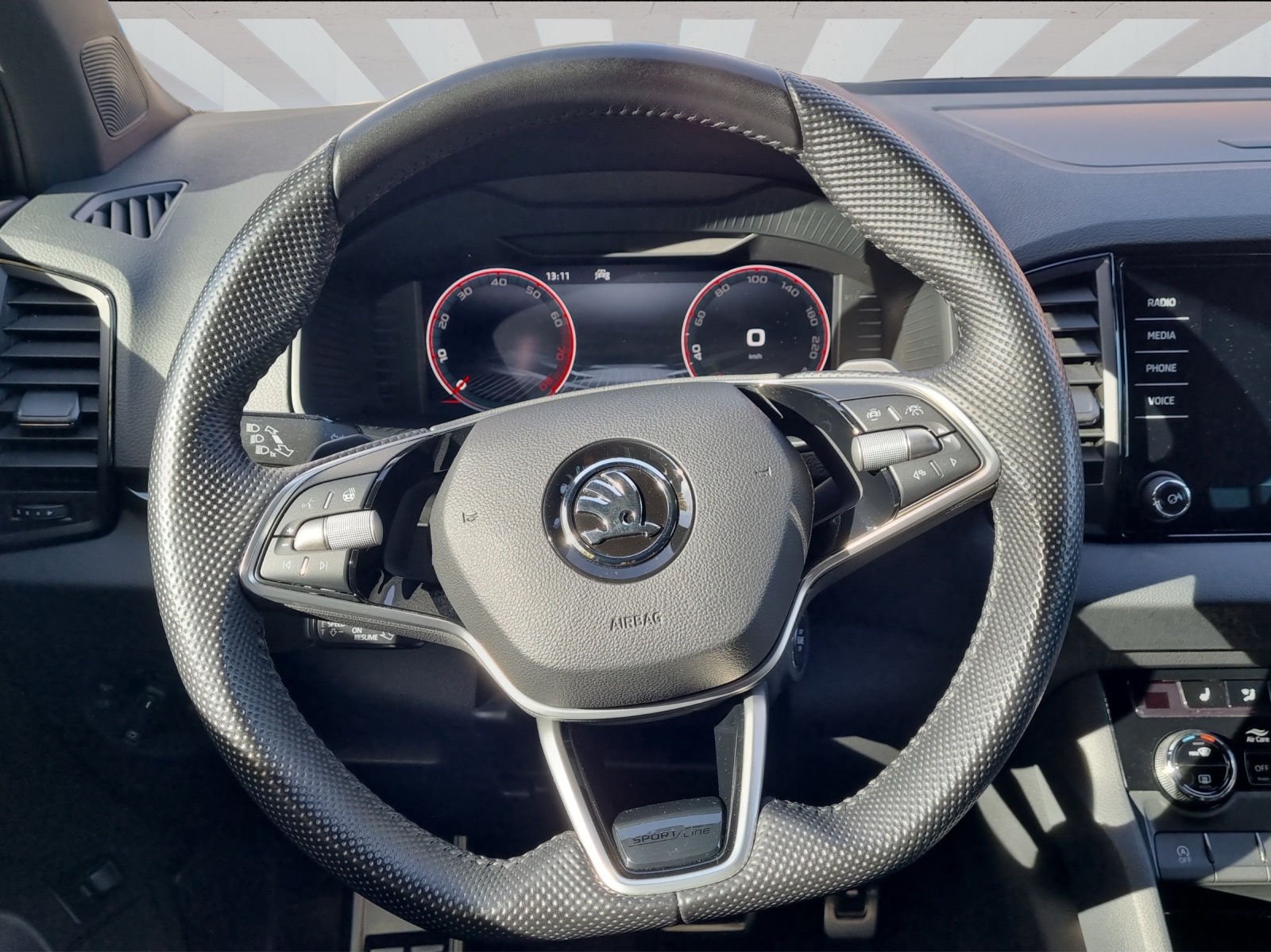SKODA Karoq 2.0 TSI SportLine 4x4 DSG-image-5