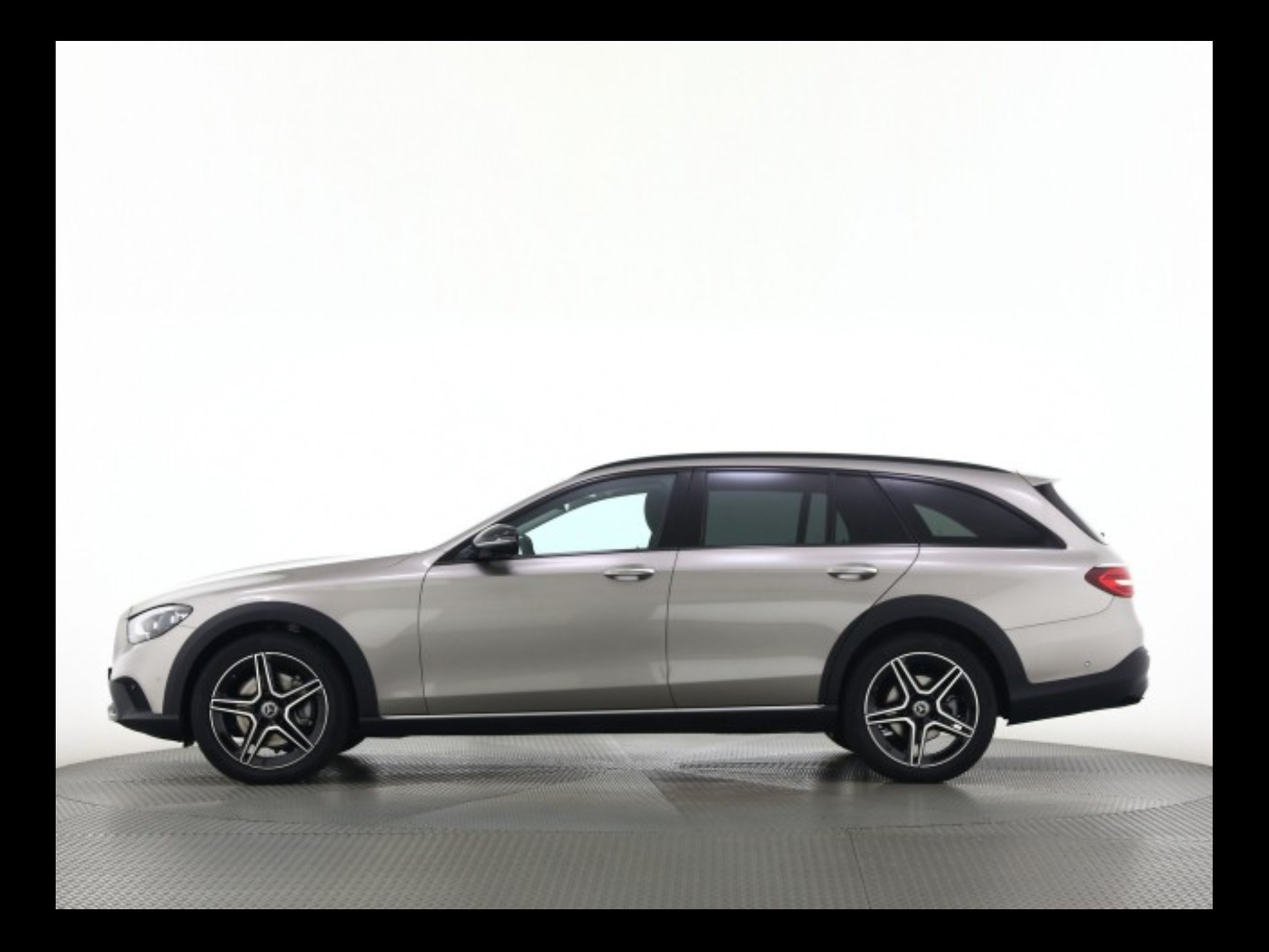 MERCEDES-BENZ E 220 d All-Terrain 4Matic Avantgarde 9G-Tronic-image-10