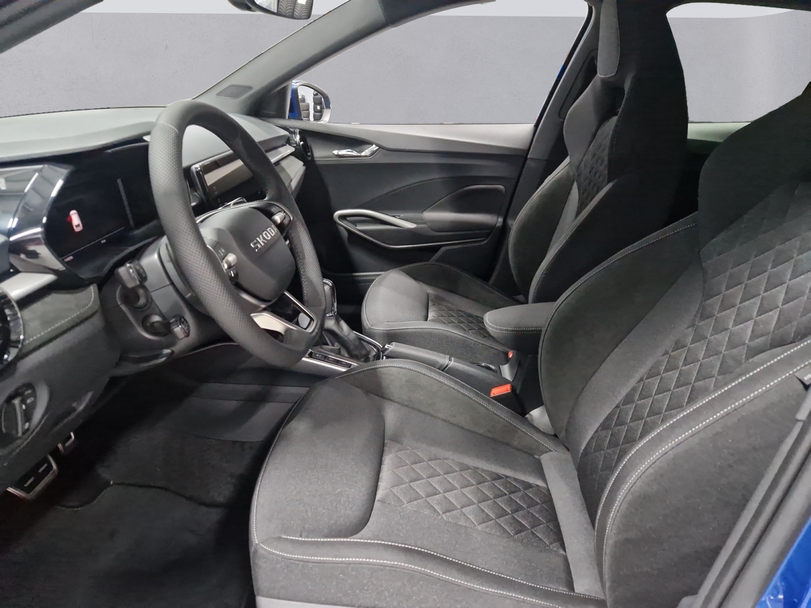 SKODA Fabia 1.0 TSI Dynamic DSG-image-8