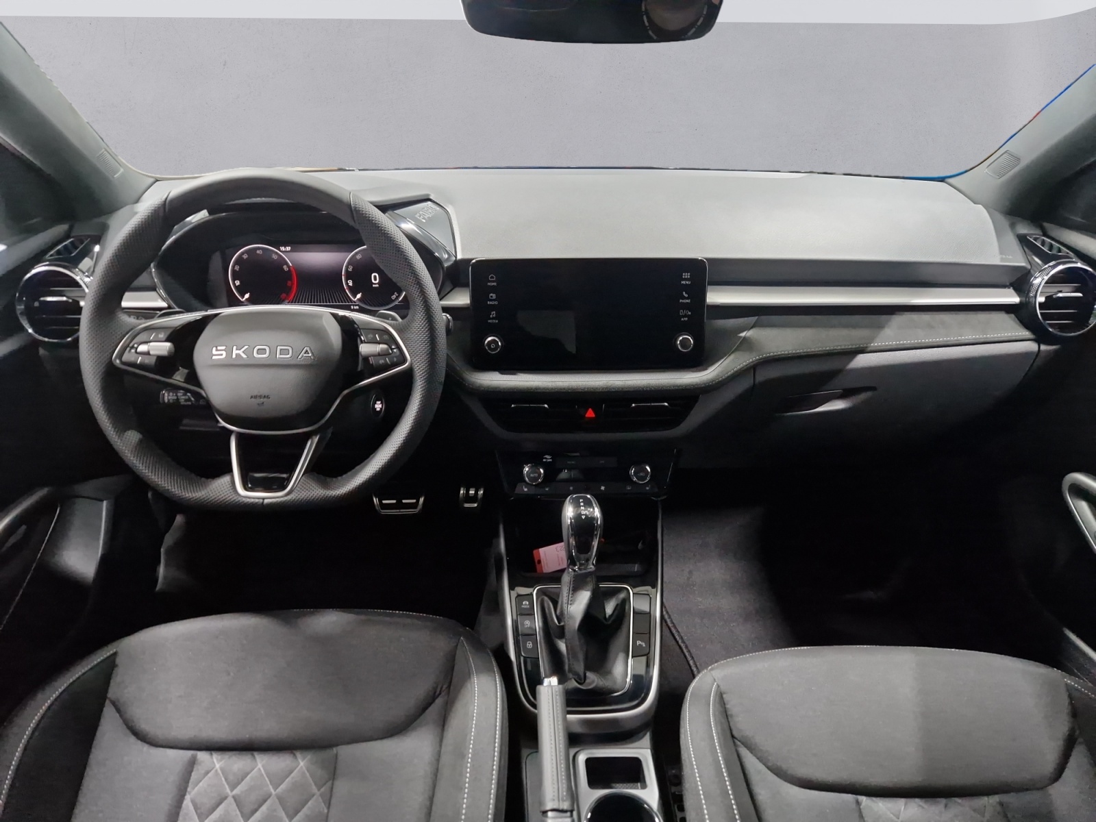 SKODA Fabia 1.0 TSI Dynamic DSG-image-9
