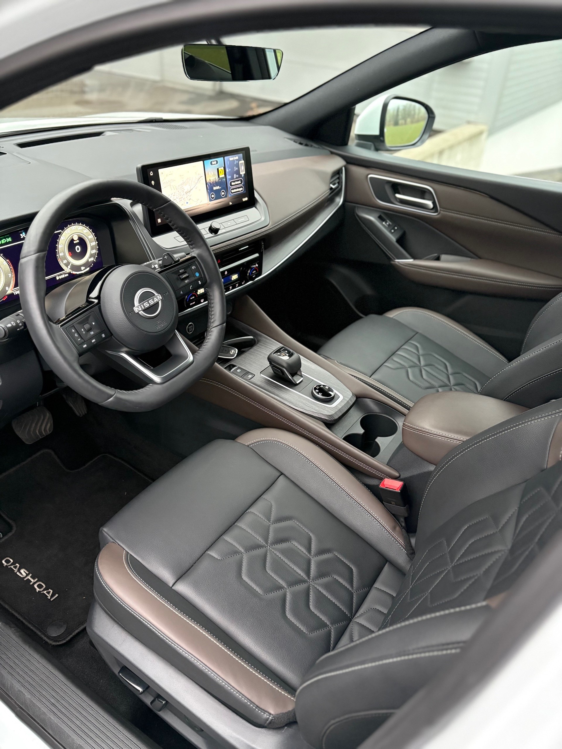 NISSAN Qashqai 1.3 DIG-T MHEV Tekna Xtronic 4x4-image-4