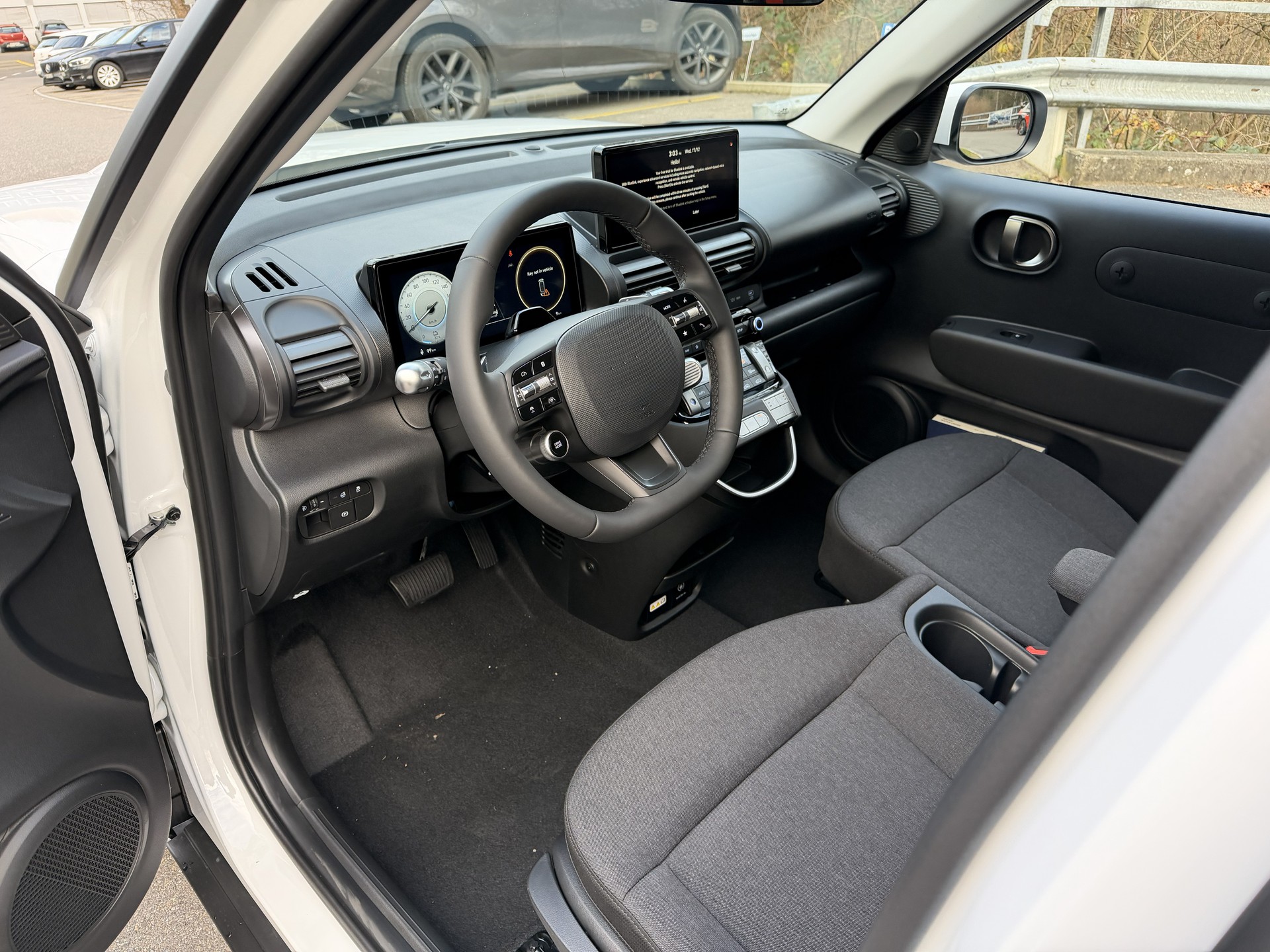 HYUNDAI Inster 49kWh Amplia-showroom-element-3