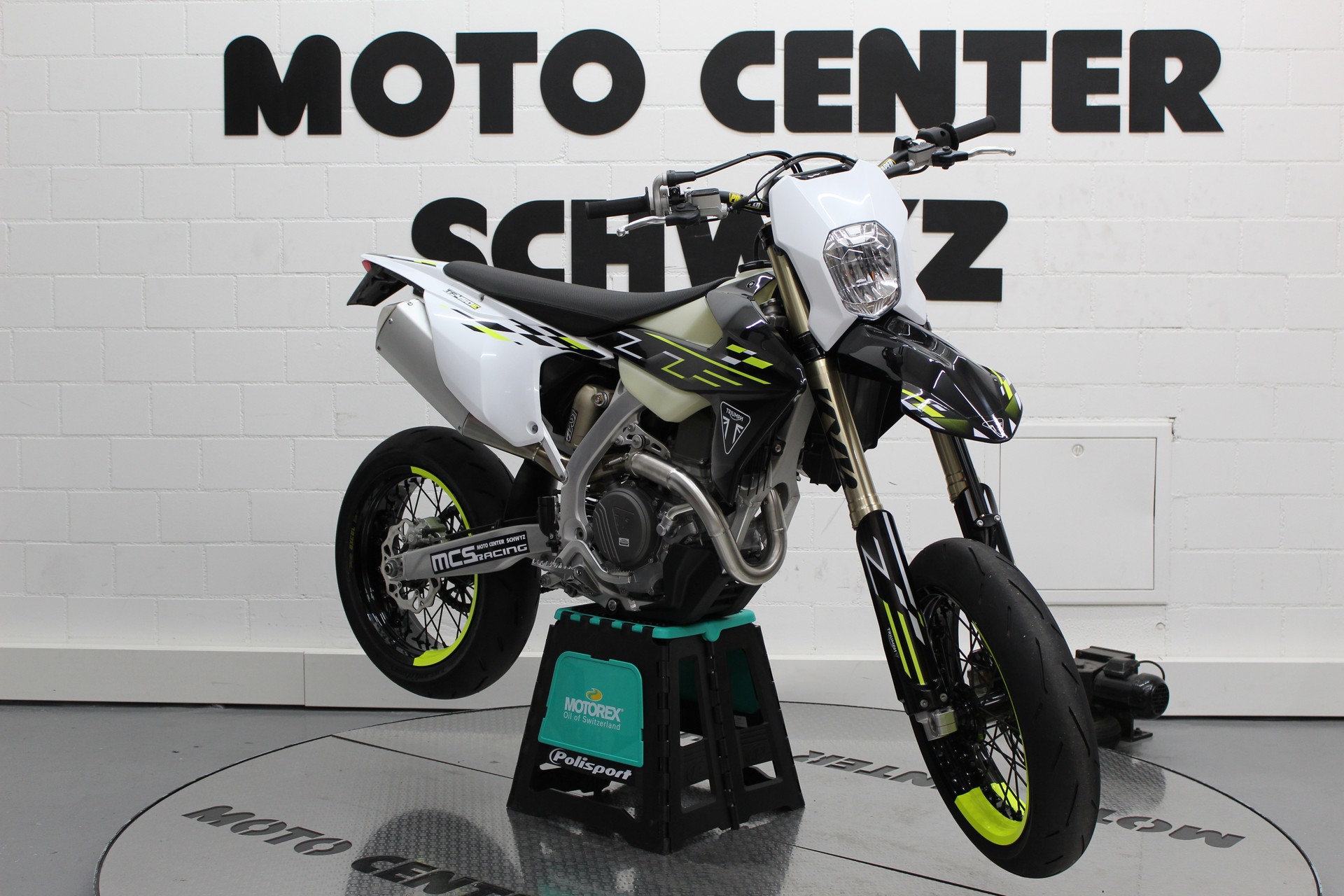 TRIUMPH TF 450 E-showroom-element-1