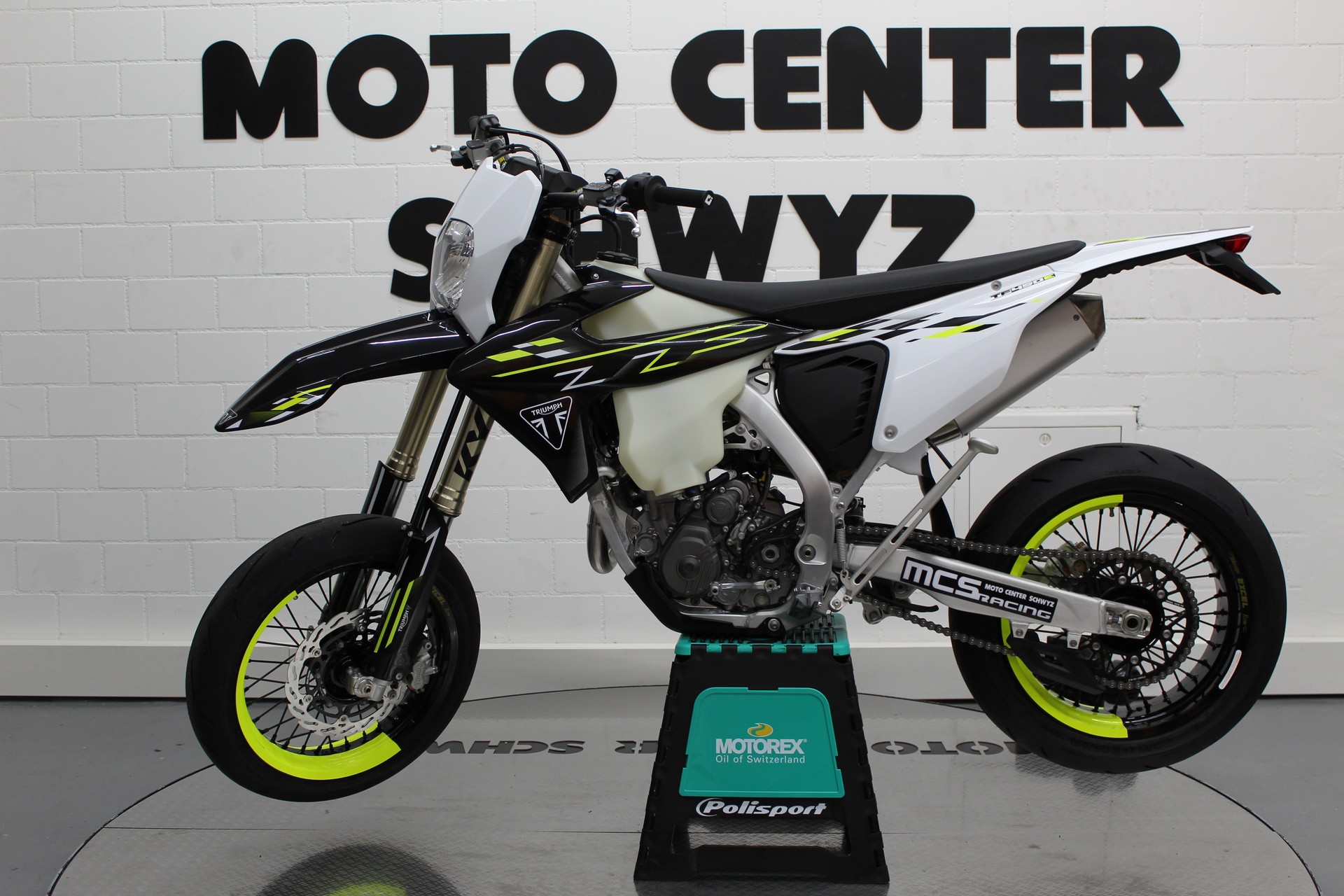 TRIUMPH TF 450 E-showroom-element-3