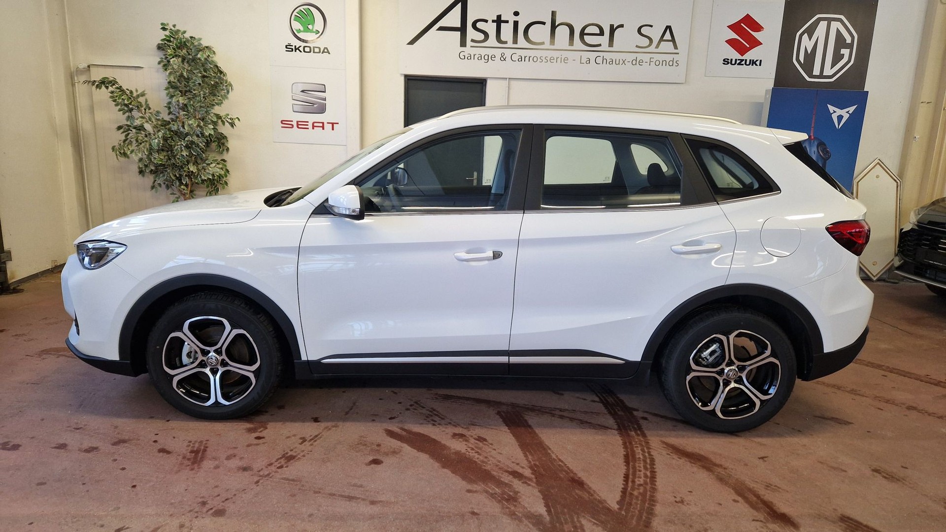 MG ZS 1.5 HEV Comfort-image-13