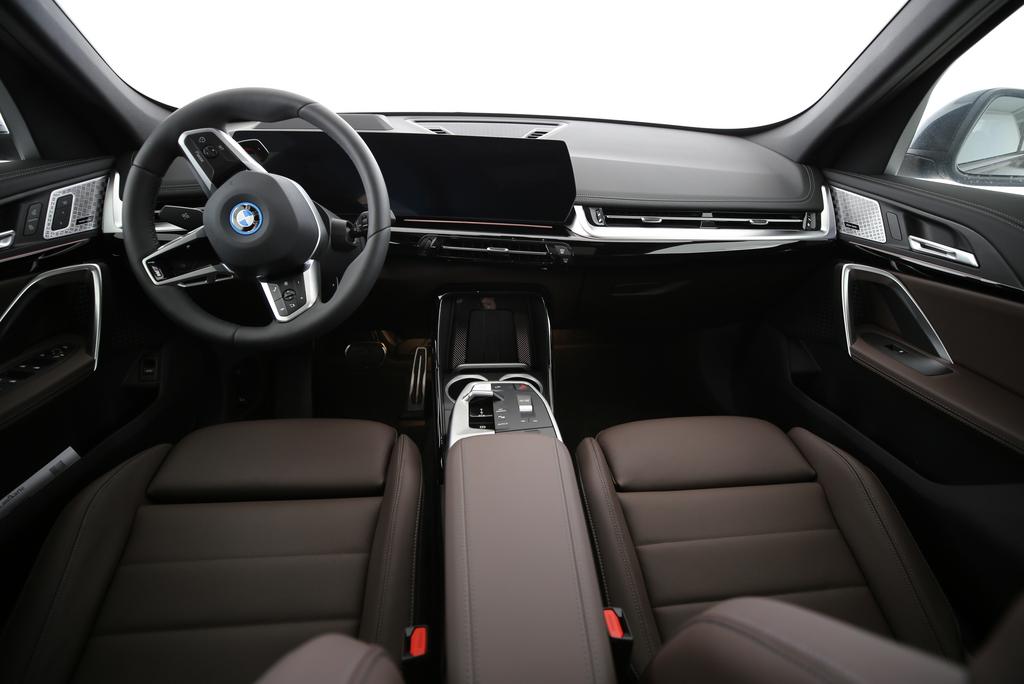 BMW X1 30e xDrive-image-4