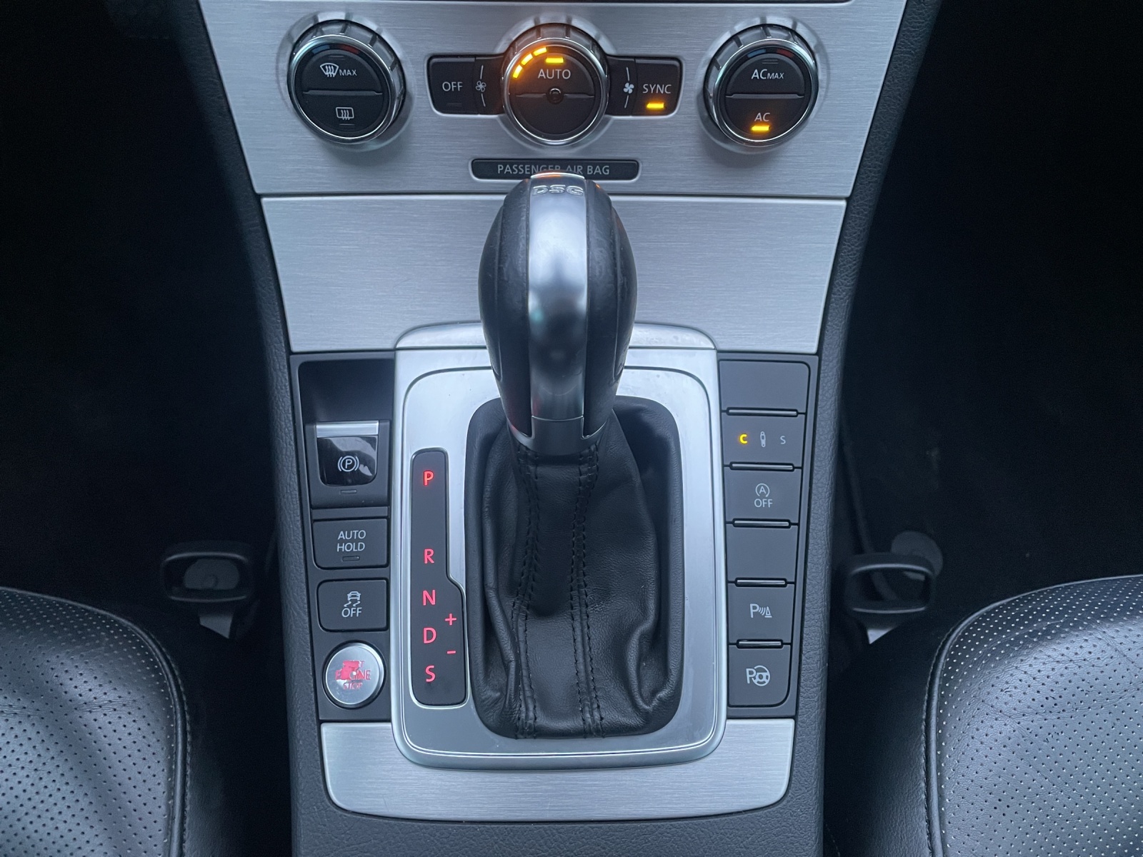 VW Passat Variant 2.0 BlueTDI Highline DSG-image-11