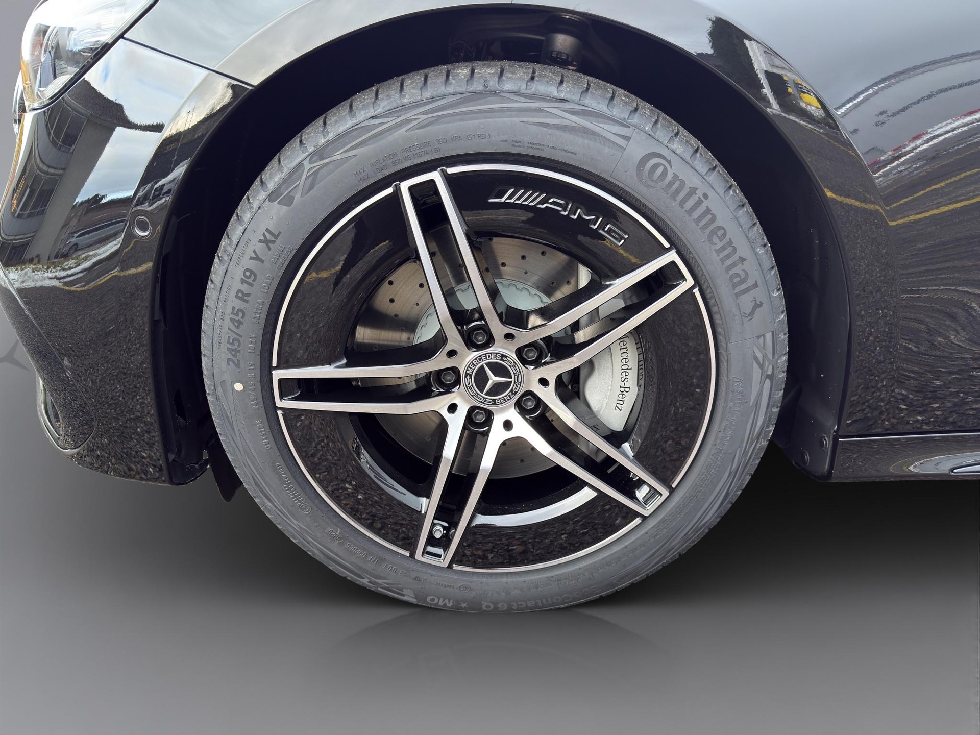 MERCEDES-BENZ E 220 d AMG Line 4matic-image-19