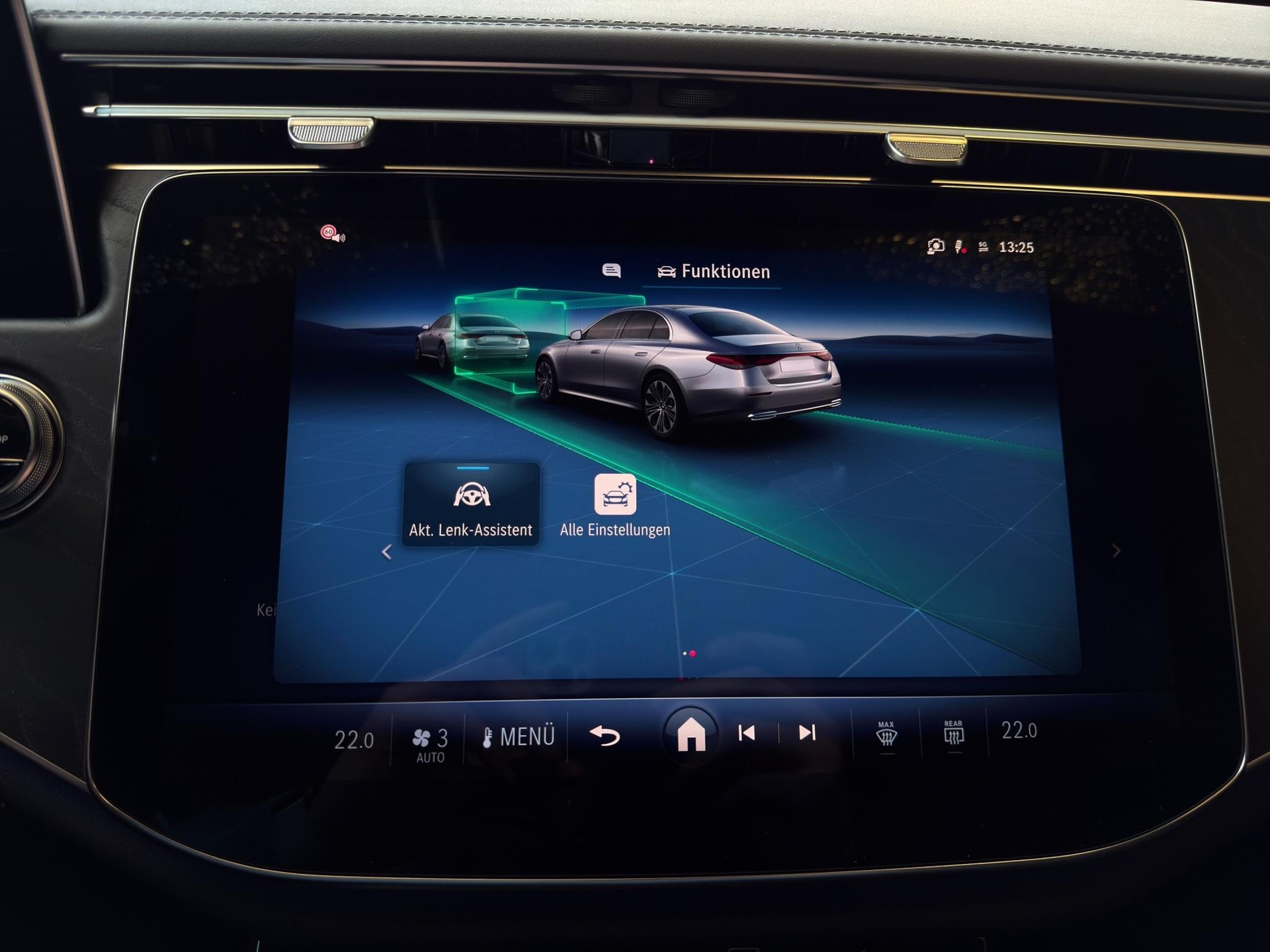 MERCEDES-BENZ E 220 d AMG Line 4matic-image-21