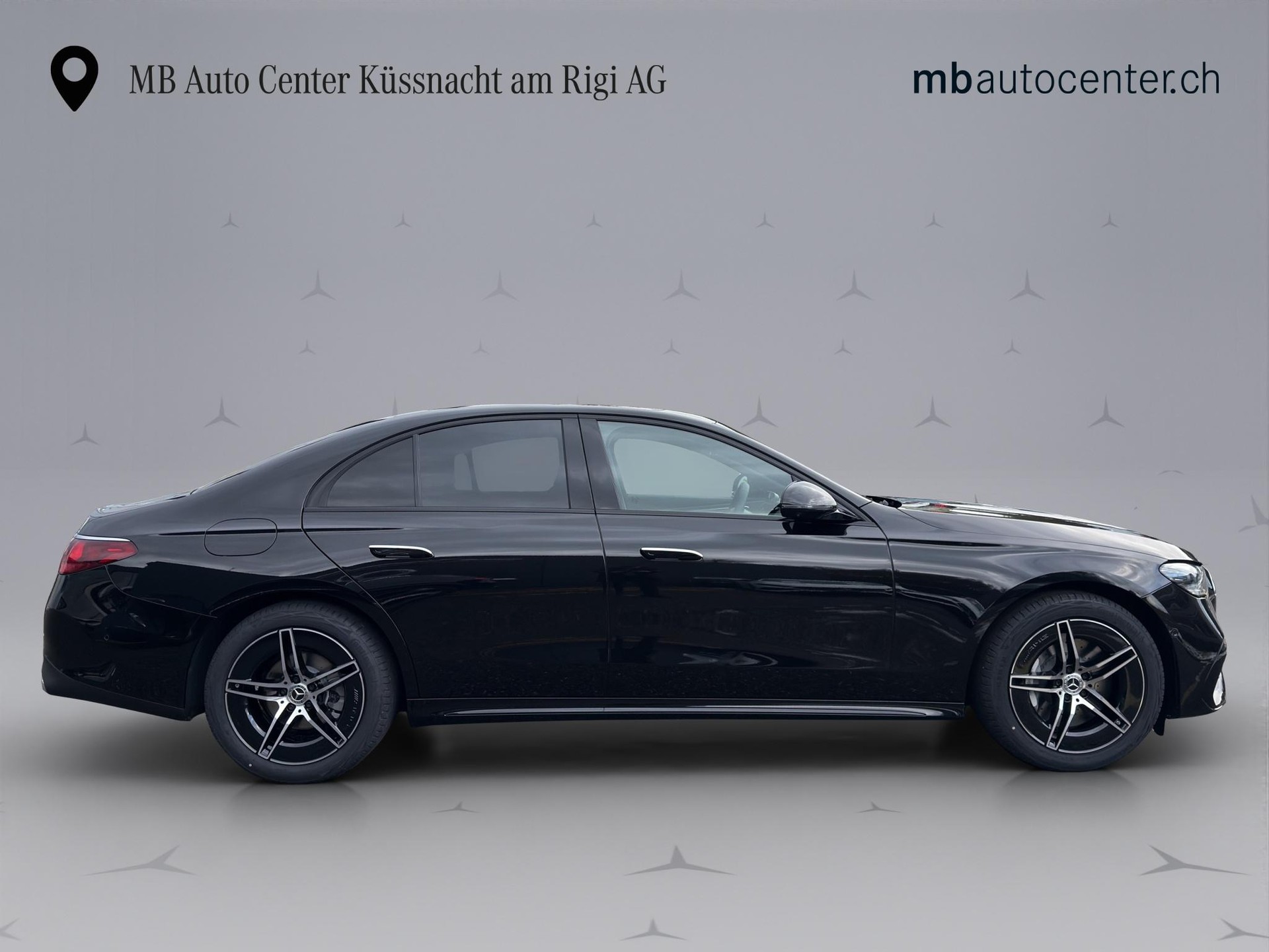 MERCEDES-BENZ E 220 d AMG Line 4matic-image-6