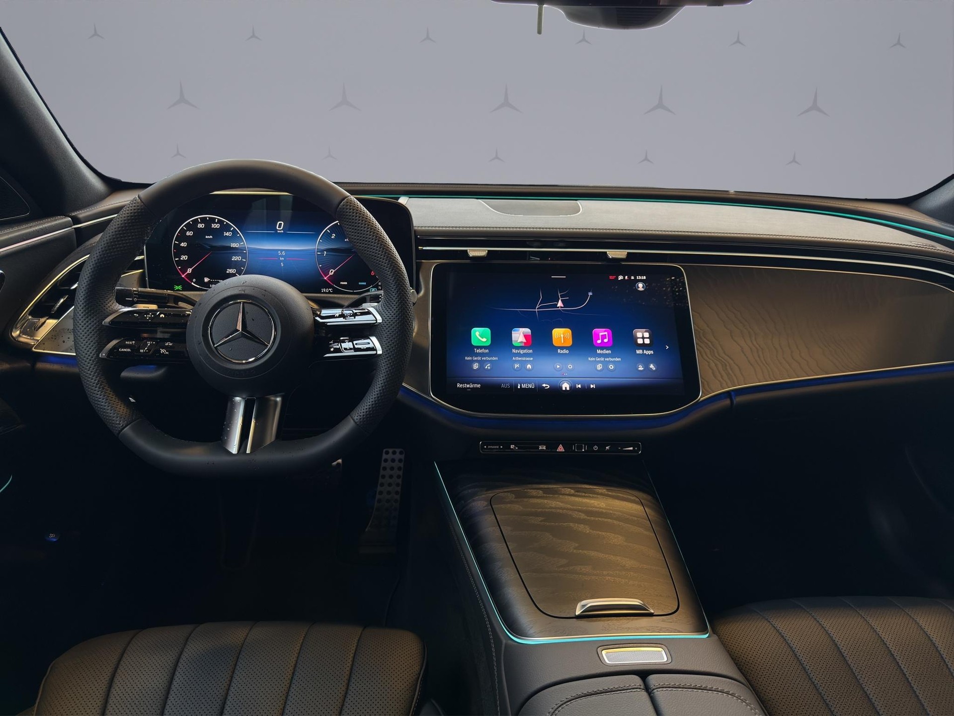 MERCEDES-BENZ E 220 d AMG Line 4matic-image-12