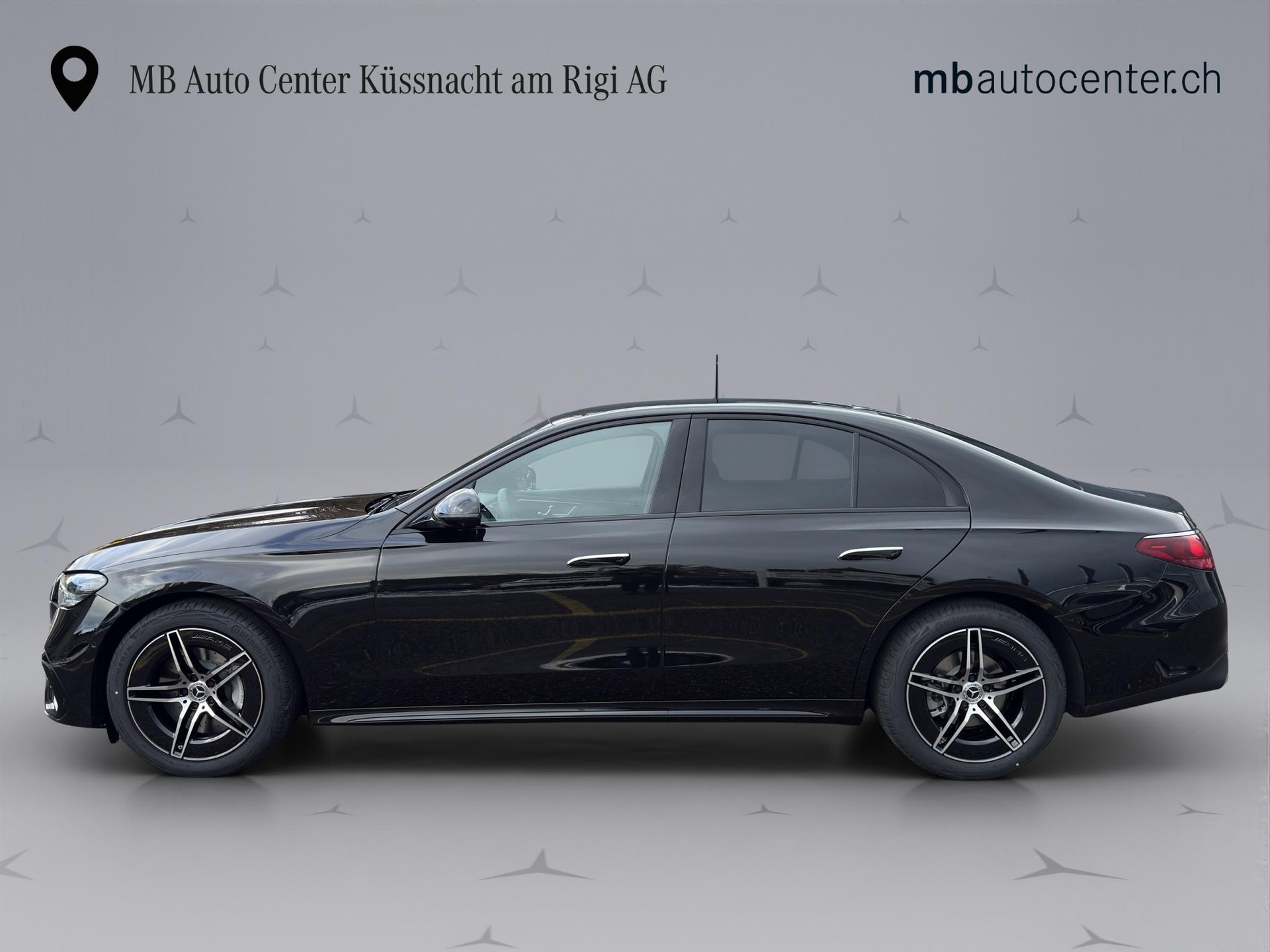 MERCEDES-BENZ E 220 d AMG Line 4matic-image-2