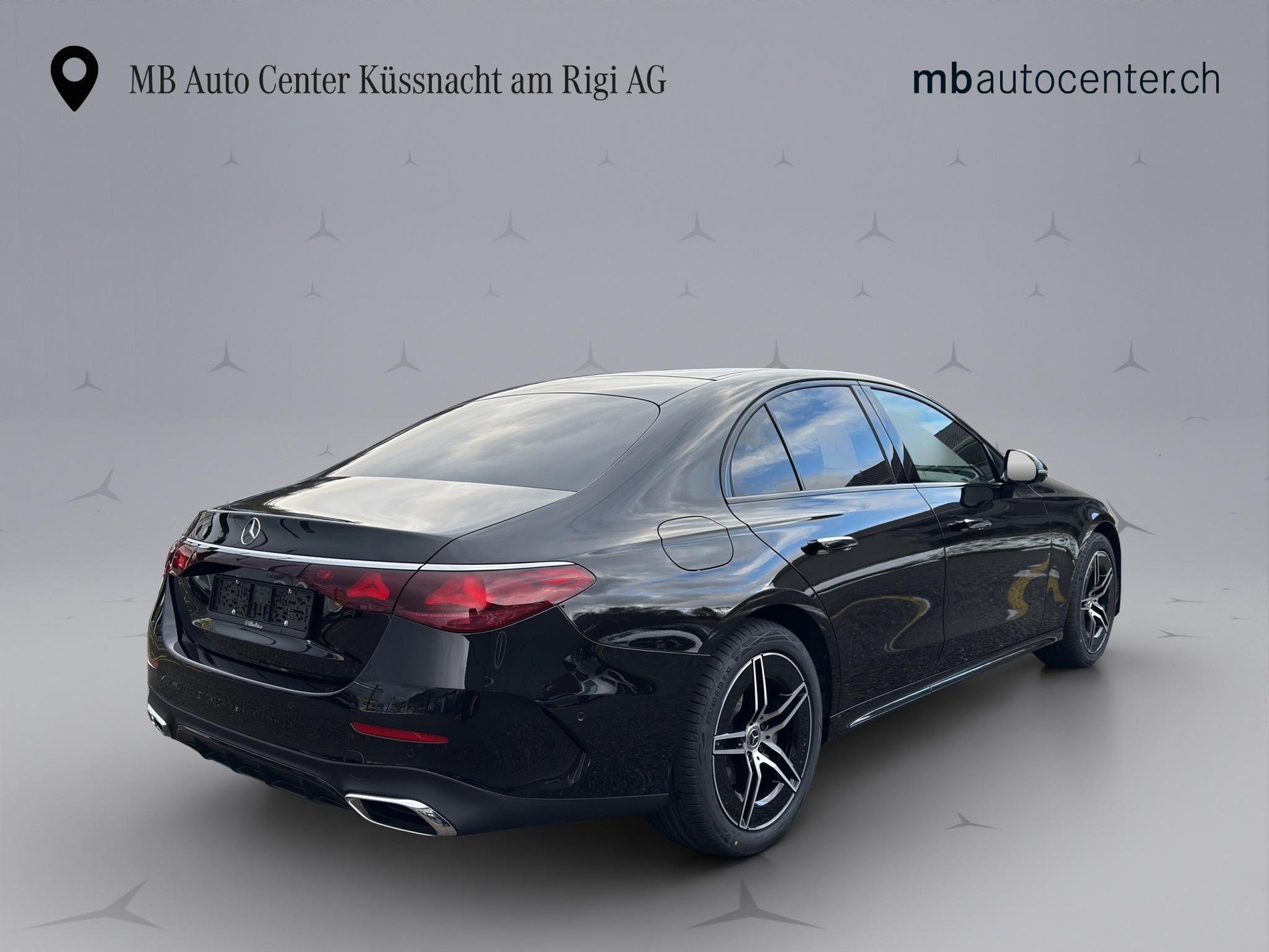 MERCEDES-BENZ E 220 d AMG Line 4matic-image-5