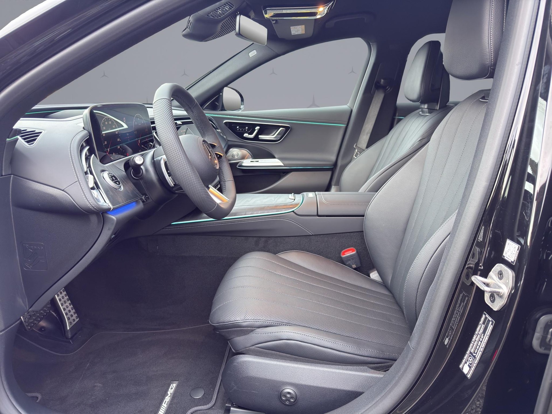 MERCEDES-BENZ E 220 d AMG Line 4matic-image-8