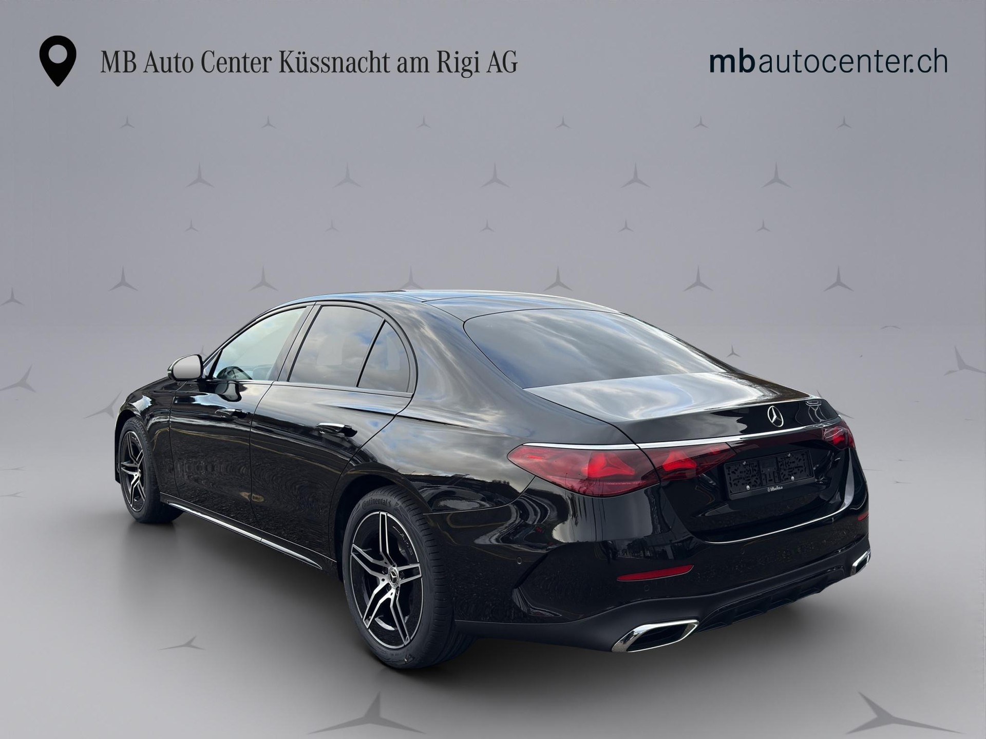 MERCEDES-BENZ E 220 d AMG Line 4matic-image-3