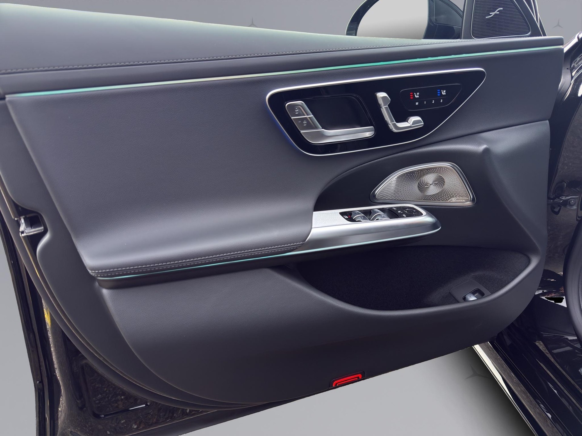 MERCEDES-BENZ E 220 d AMG Line 4matic-image-22