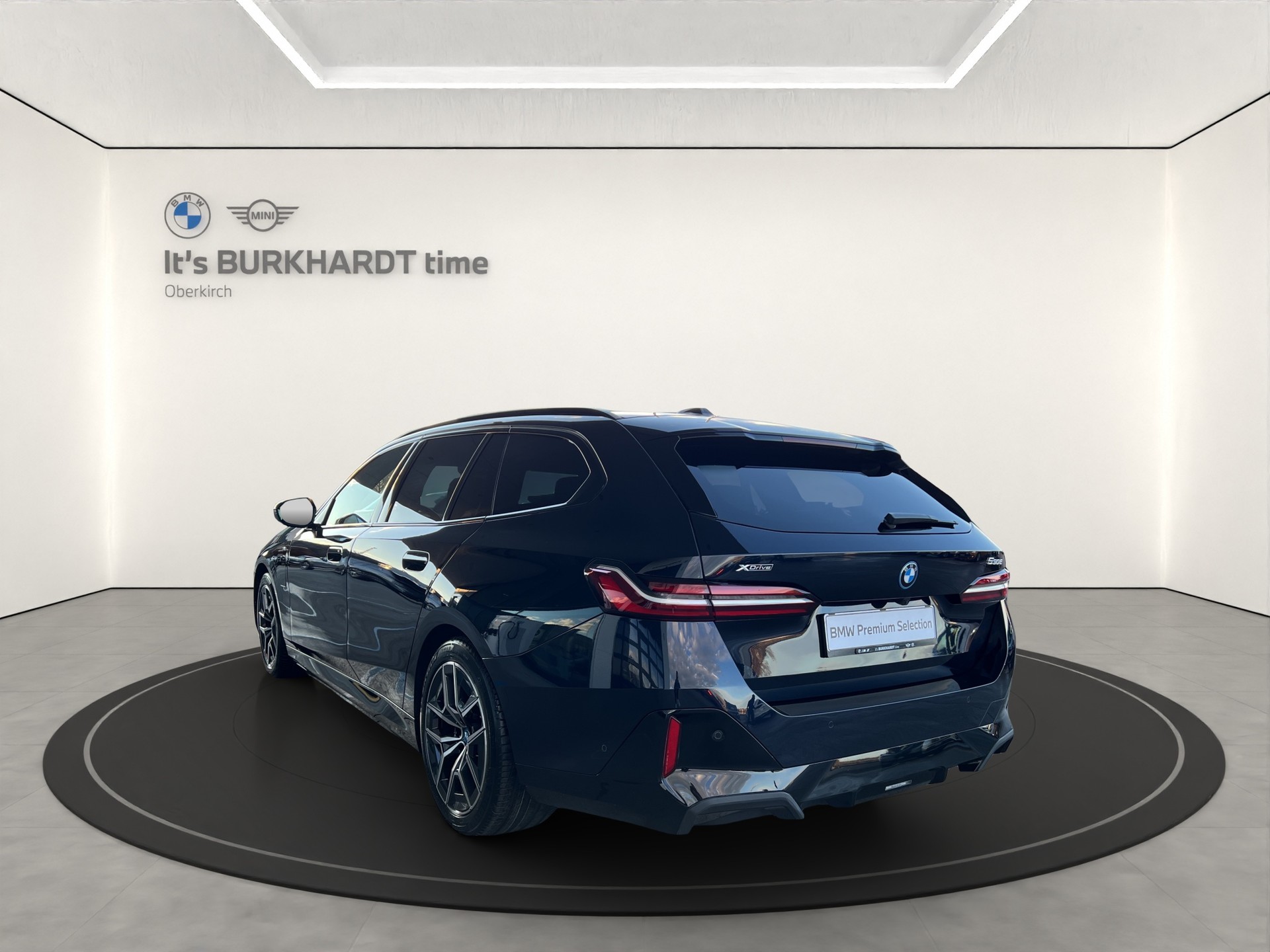 BMW 530e xDr Tour M Sport-showroom-element-2