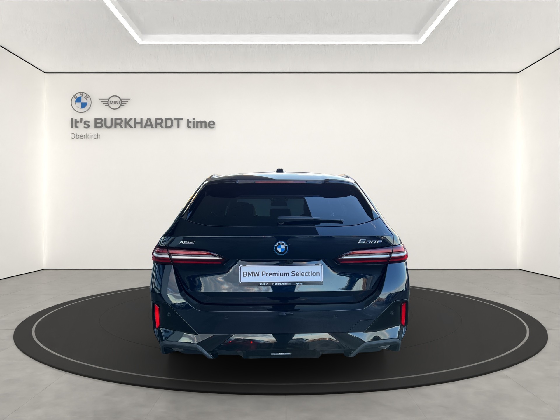BMW 530e xDr Tour M Sport-showroom-element-3