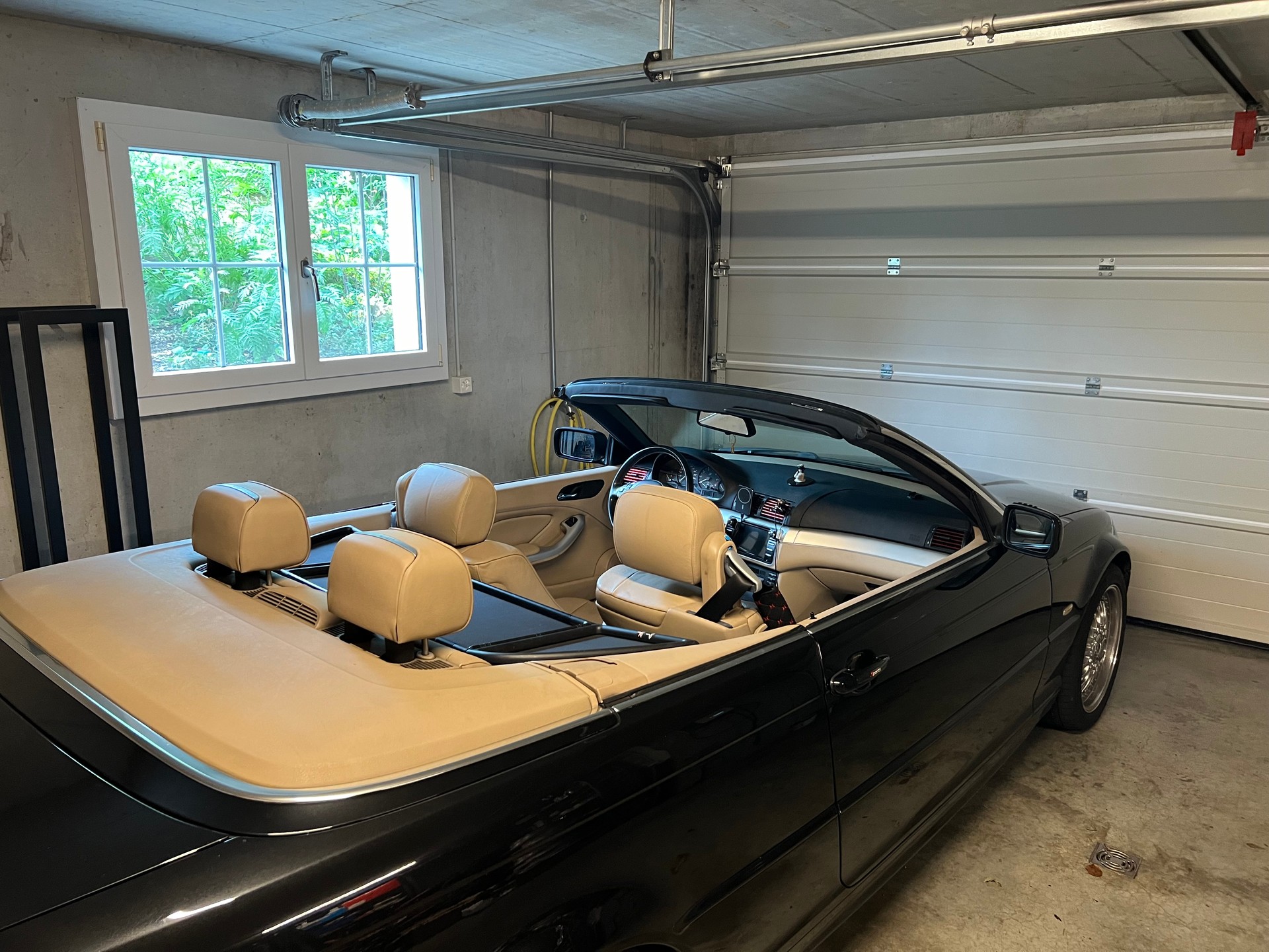 BMW 325Ci Cabriolet-image-9