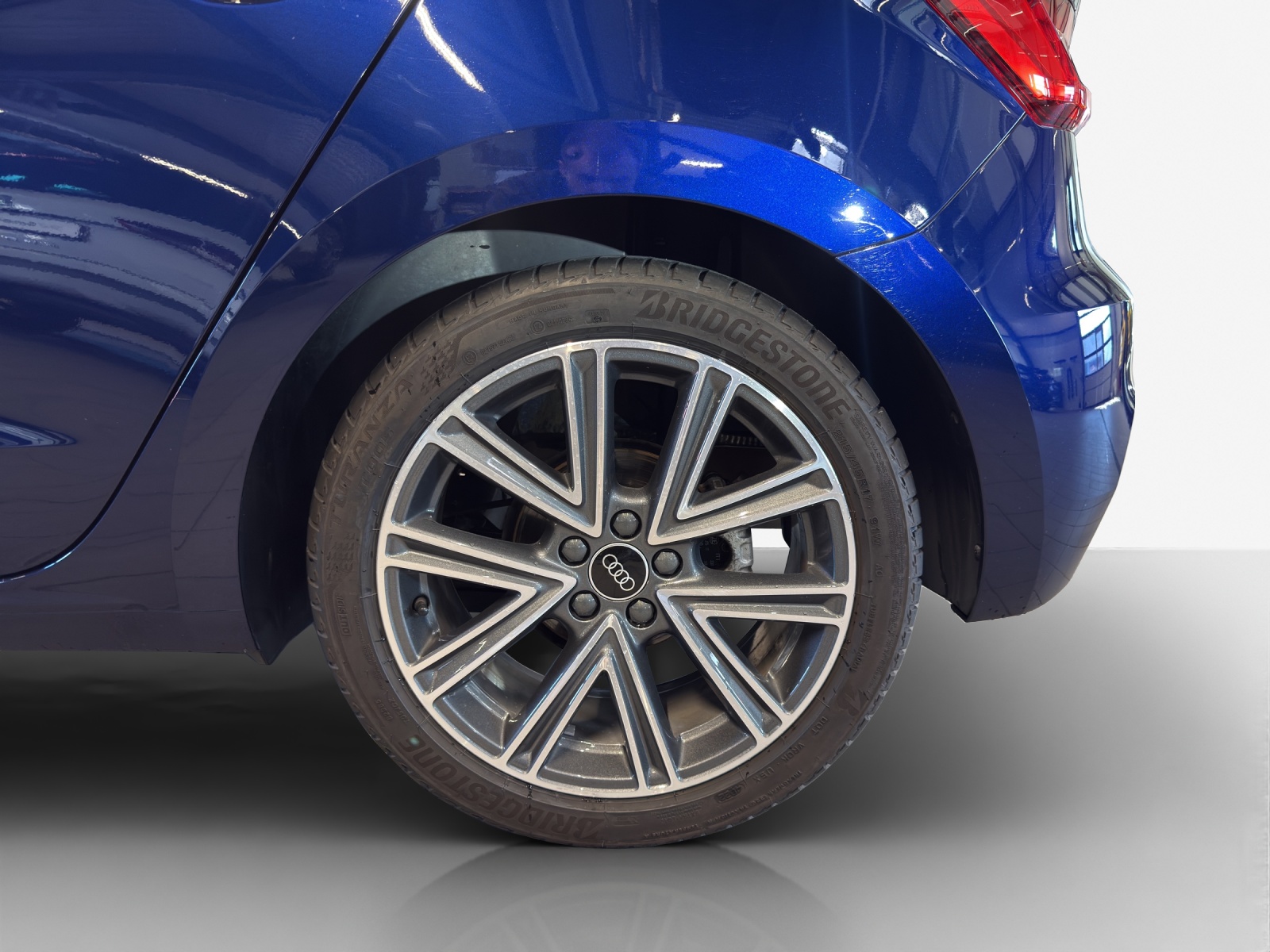 AUDI A1 Sportback 30 TFSI advanced S-tronic-image-14