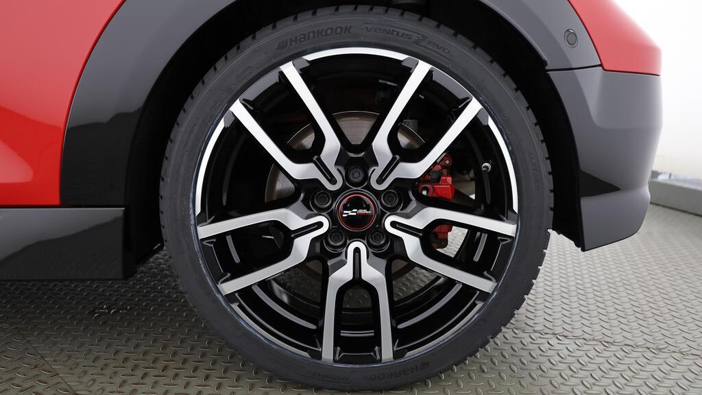 MINI John Cooper Works Cabrio-image-9