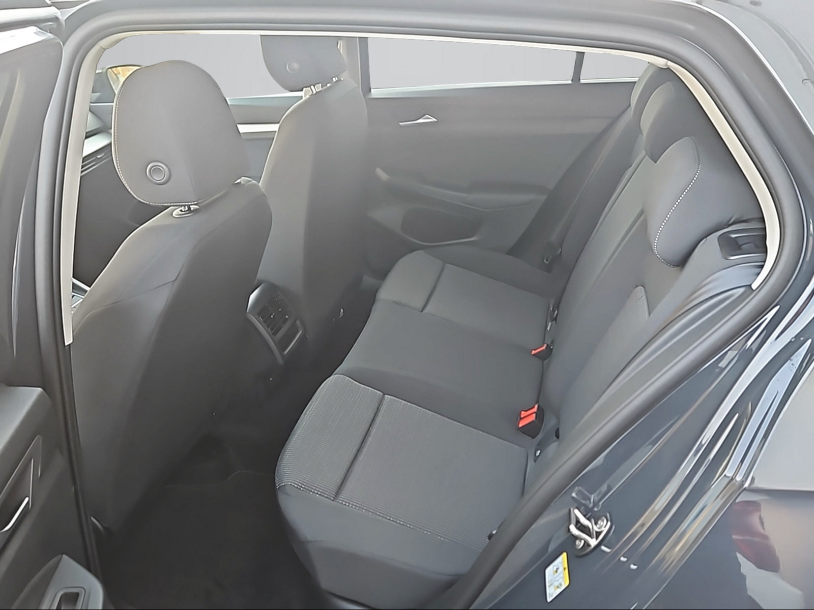 VW Golf 1.5 TSI Basis-image-10