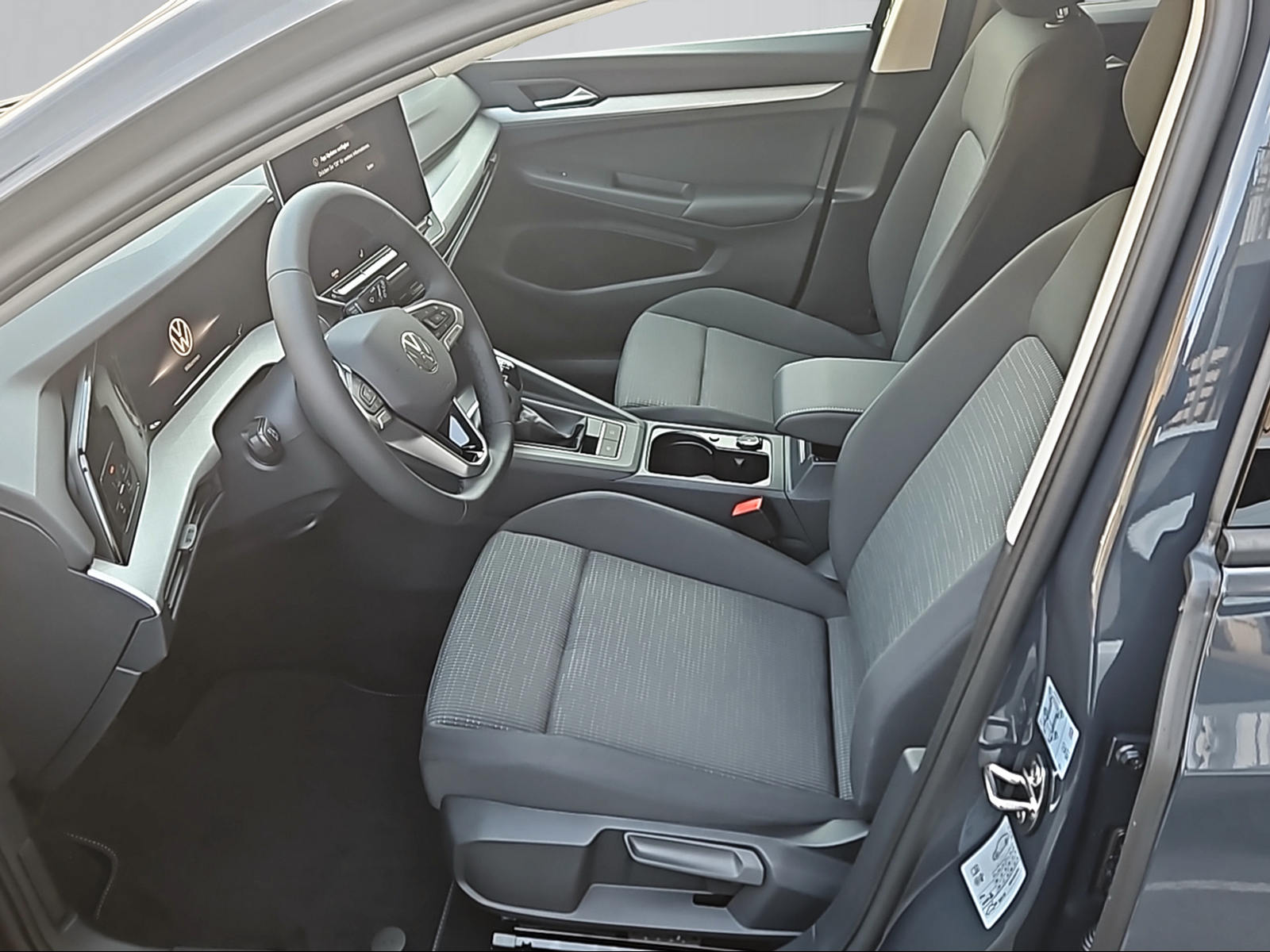 VW Golf 1.5 TSI Basis-image-6